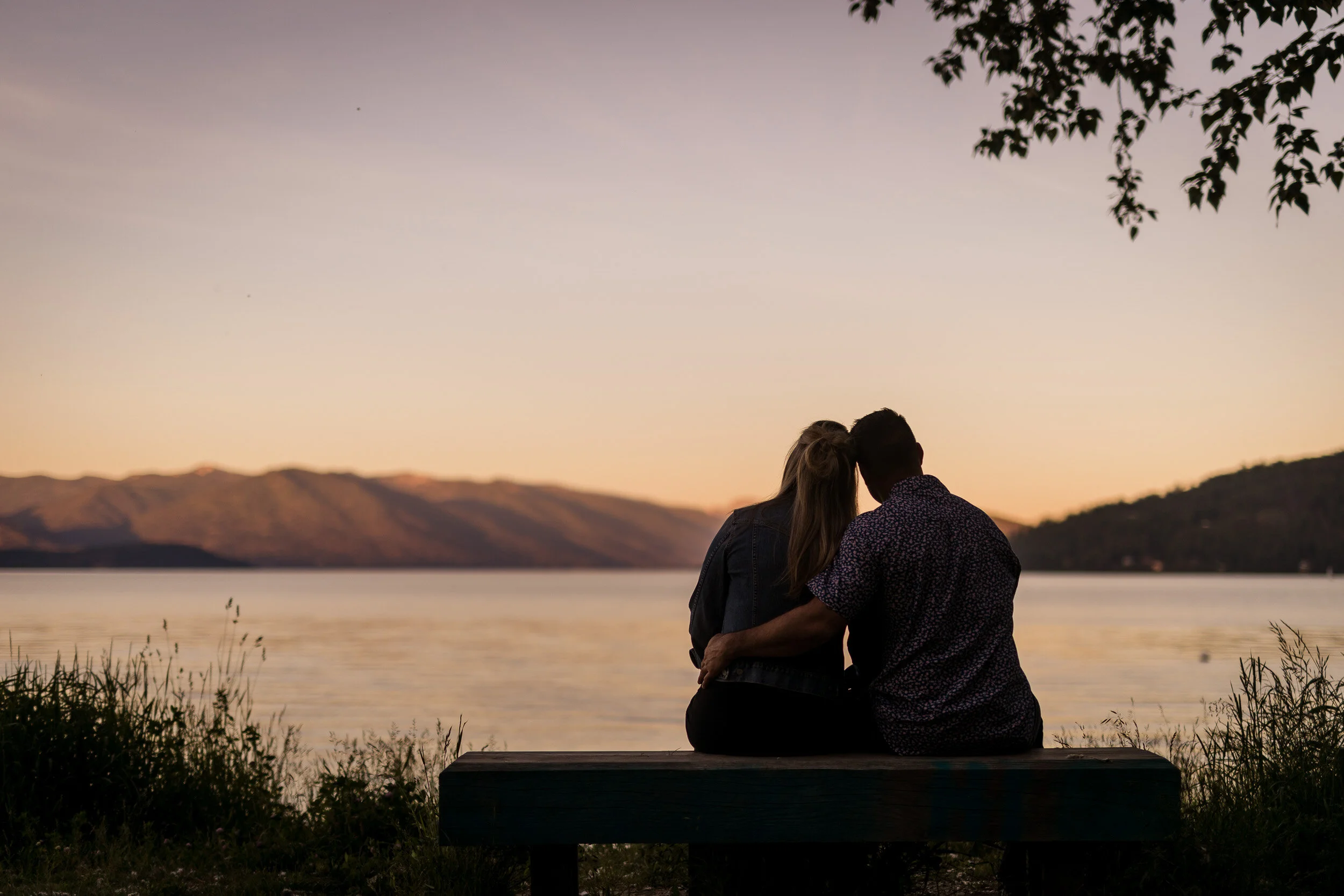 Engagement Photographer: Nathan &amp; Whitney's Sandpoint Engagement