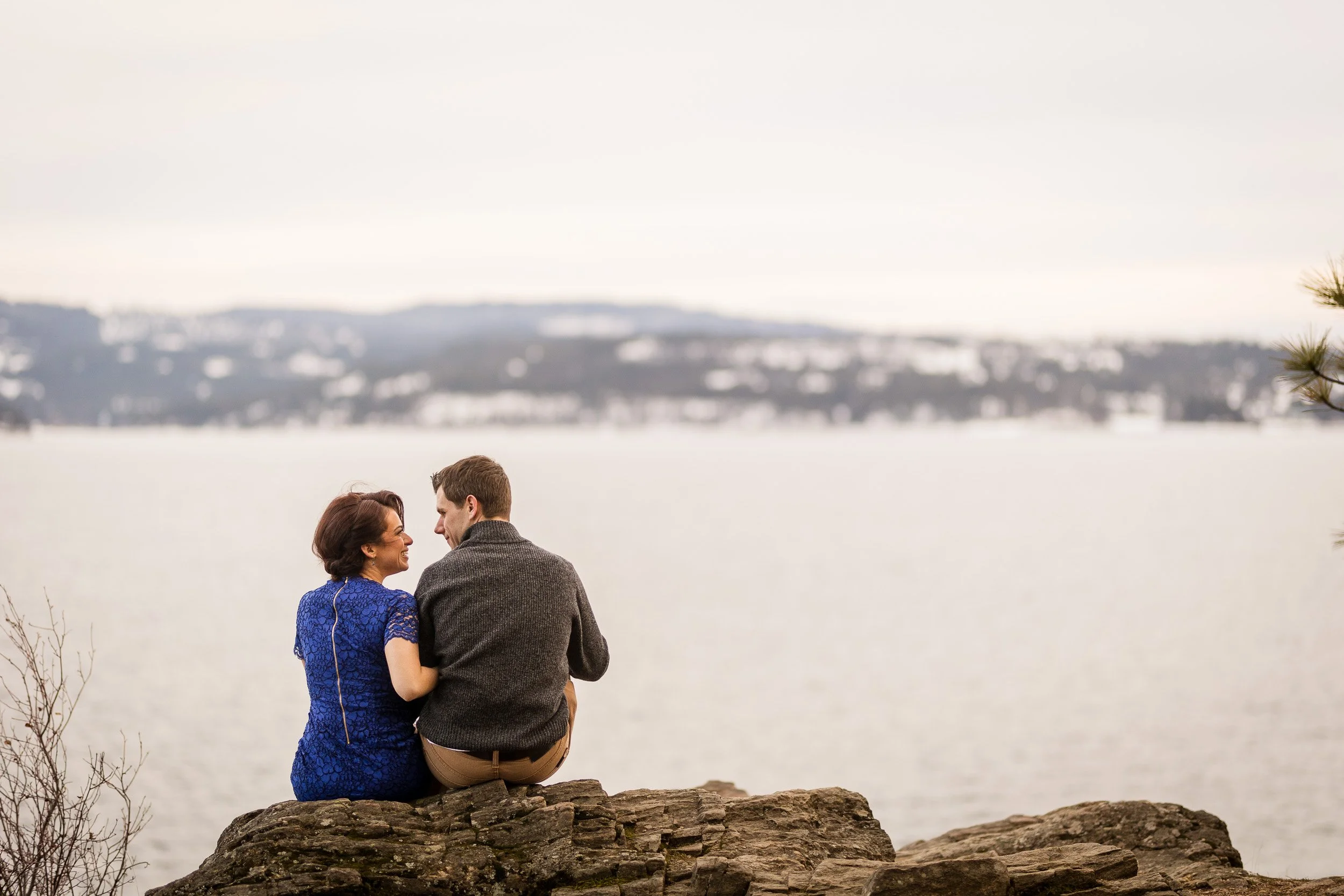 Coeur d’Alene Engagements: Josh &amp; Solina’s Tubbs Hill Winter Engagement