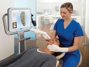 Assistant-scanning-patient-3.jpg