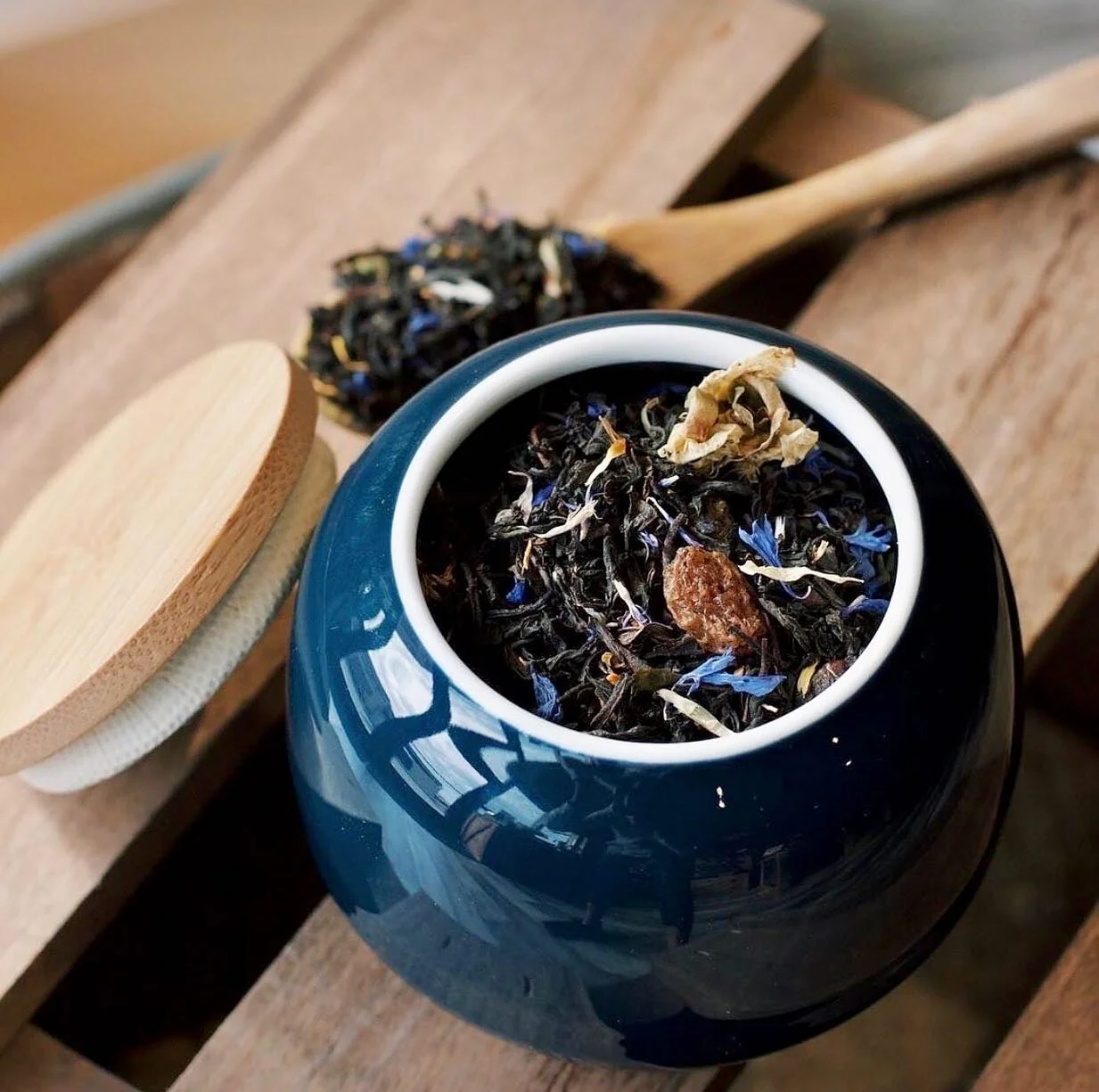 Joy Quinn, owner of @spiceandtea.alexandria, is celebrating 11 years in 2021🎉 When she opened this store in 2010, and later its two sister stores in Annapolis &amp; Rehoboth, the stores were her babies. Now she juggles them along with three kids und