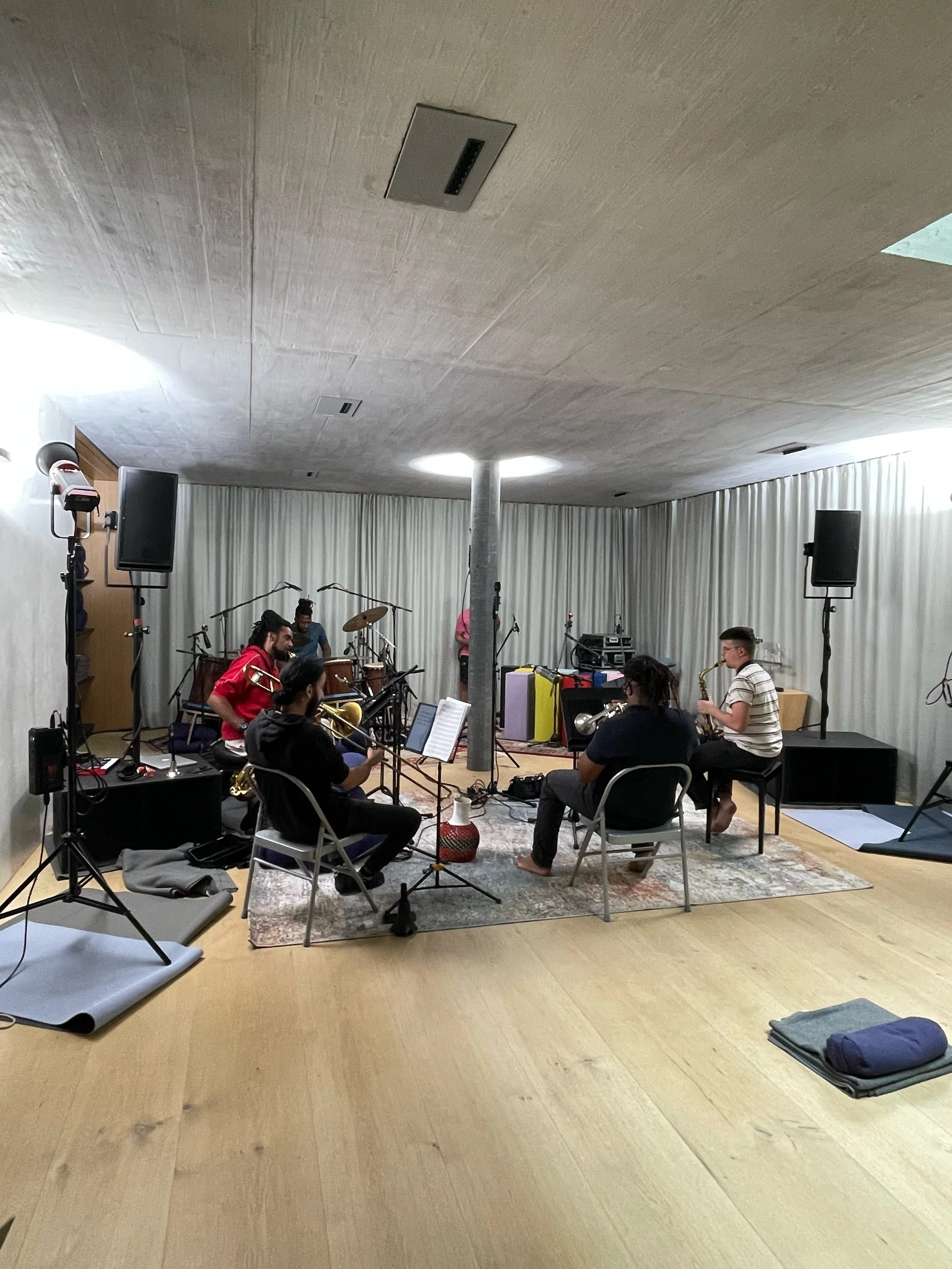 SOUND GARDEN MIT DAVID ZINK YI - THREE THOUSAND SONGS