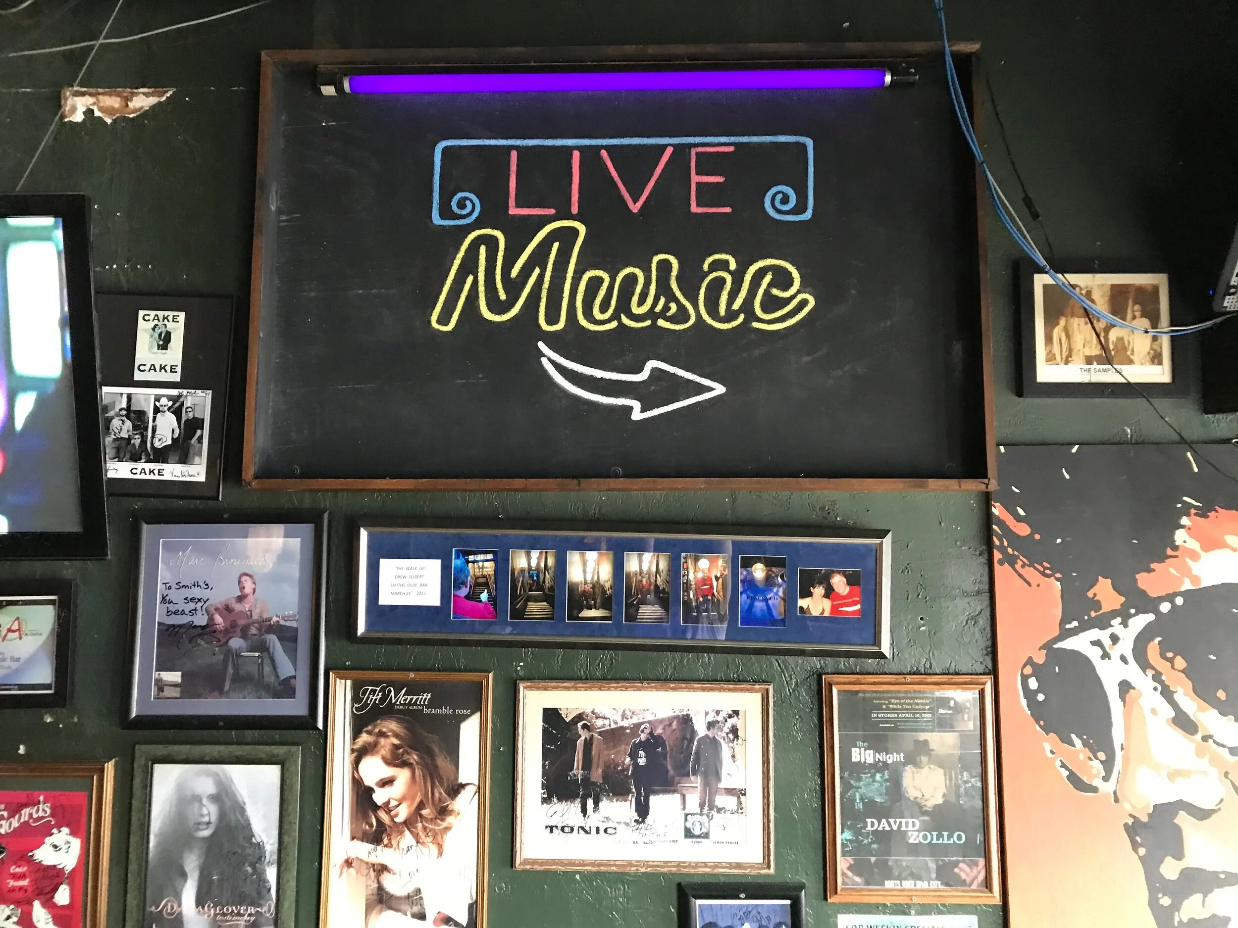 Smiths Olde Bar Live Music Chalk Board