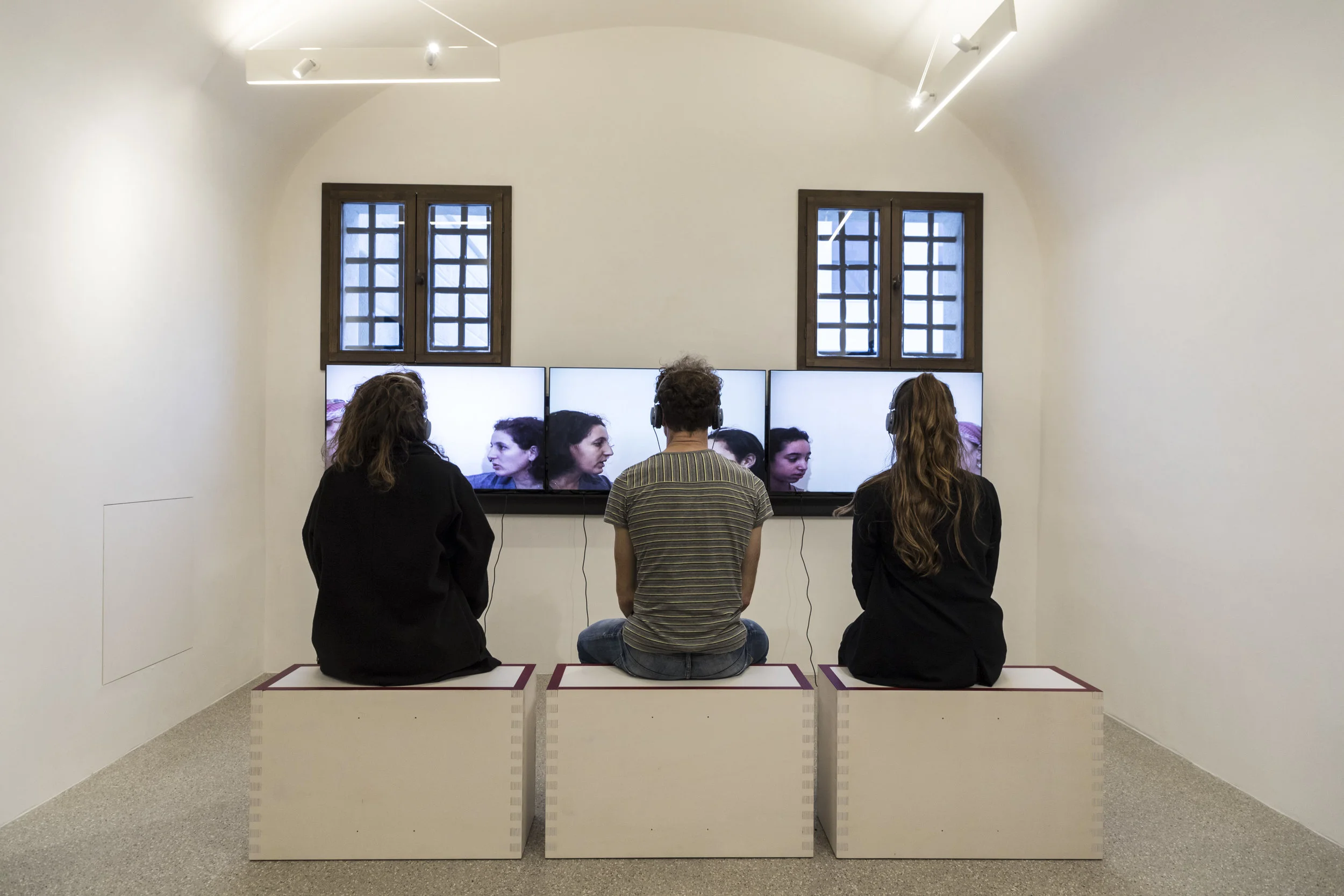  Zineb Sedira,  Mother Tongue  (2002) Video installation. 