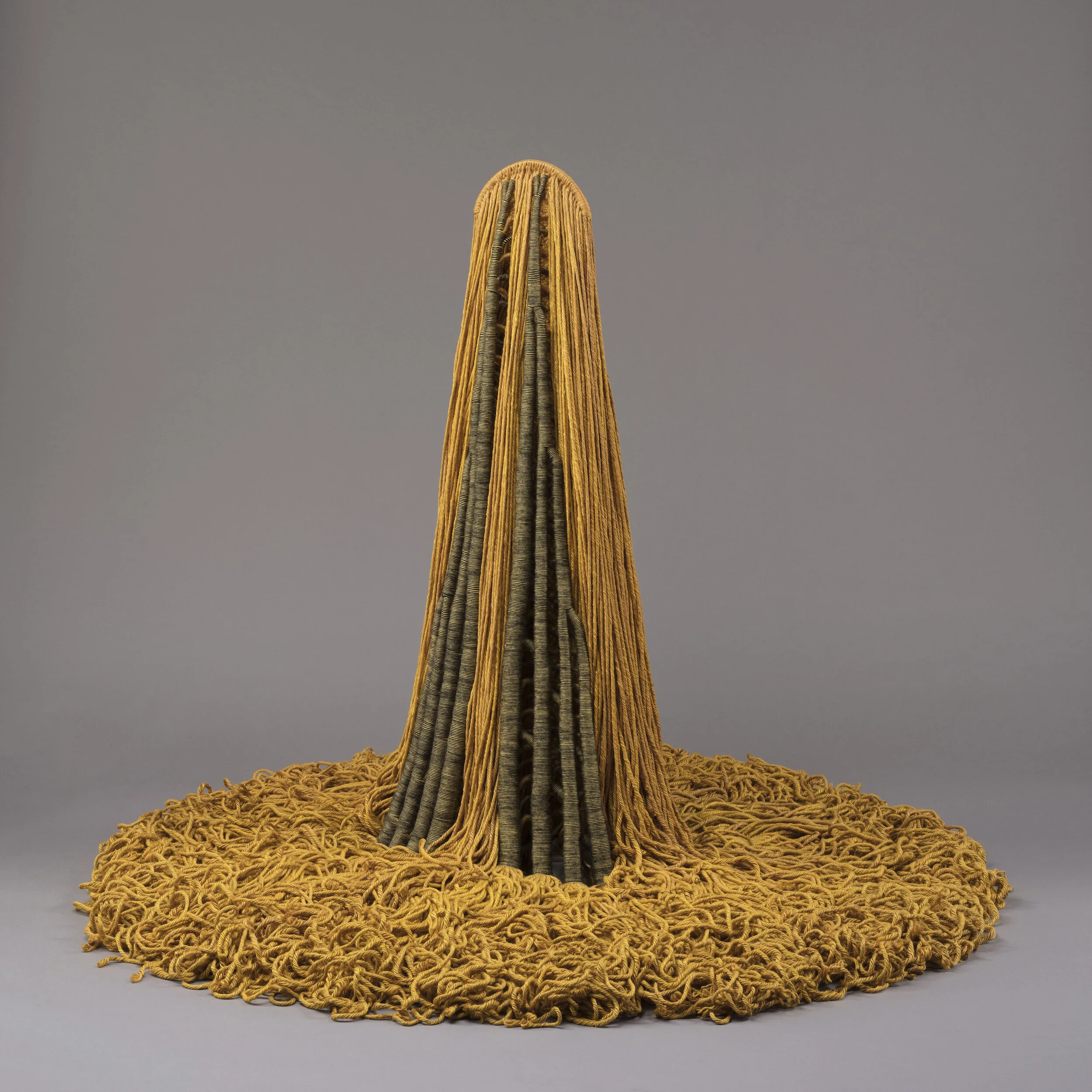 Claire Zeisler. Free Standing Yellow, 1968. Gift of David Lawrence Fagen, Richard Rees Fagen, and Edward A. Fagen in memory of Mildred and Abel Fagen. © The Art Institute of Chicago