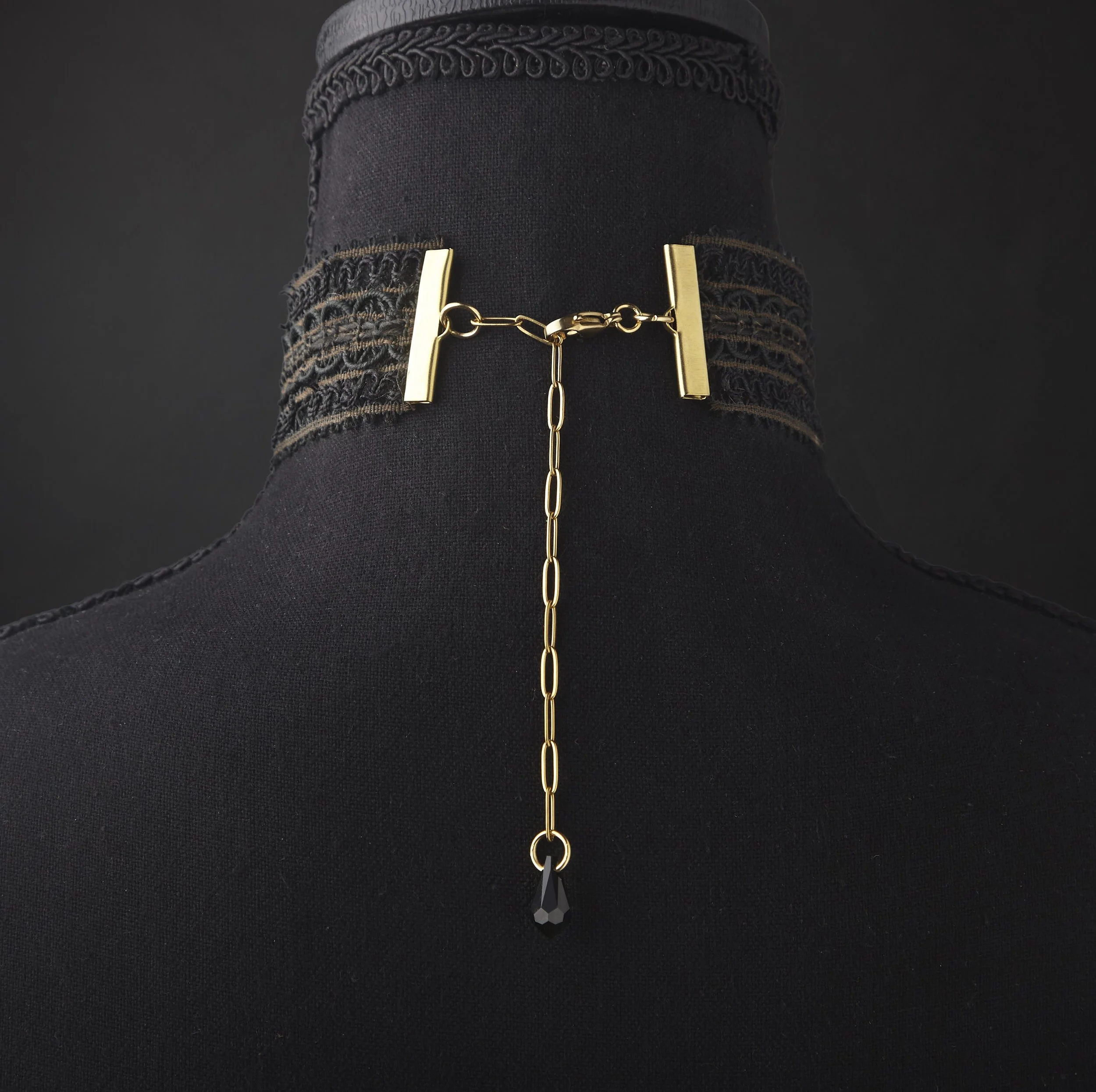 Mourning_Lady_Choker_3.jpg