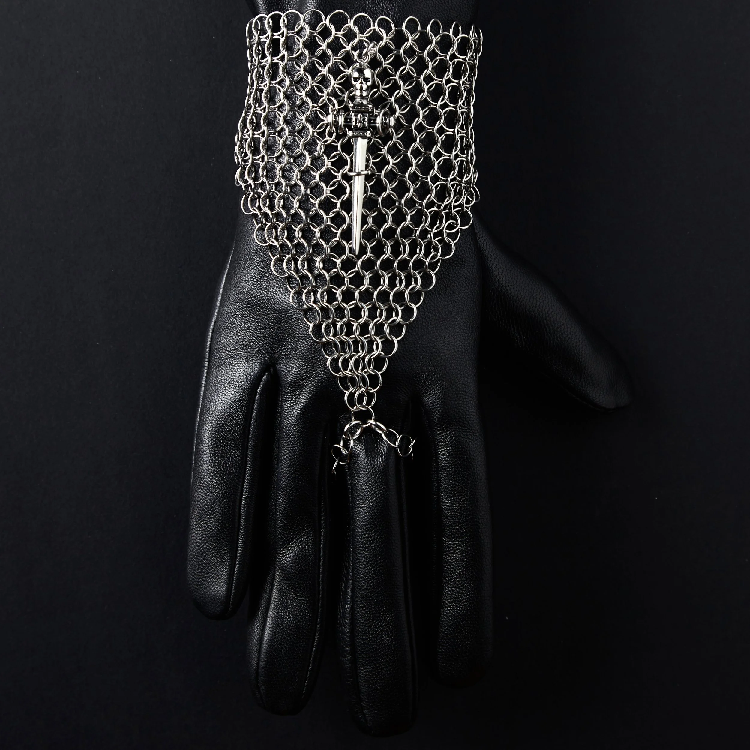 Dulce Handcuff Chainmail New .jpg