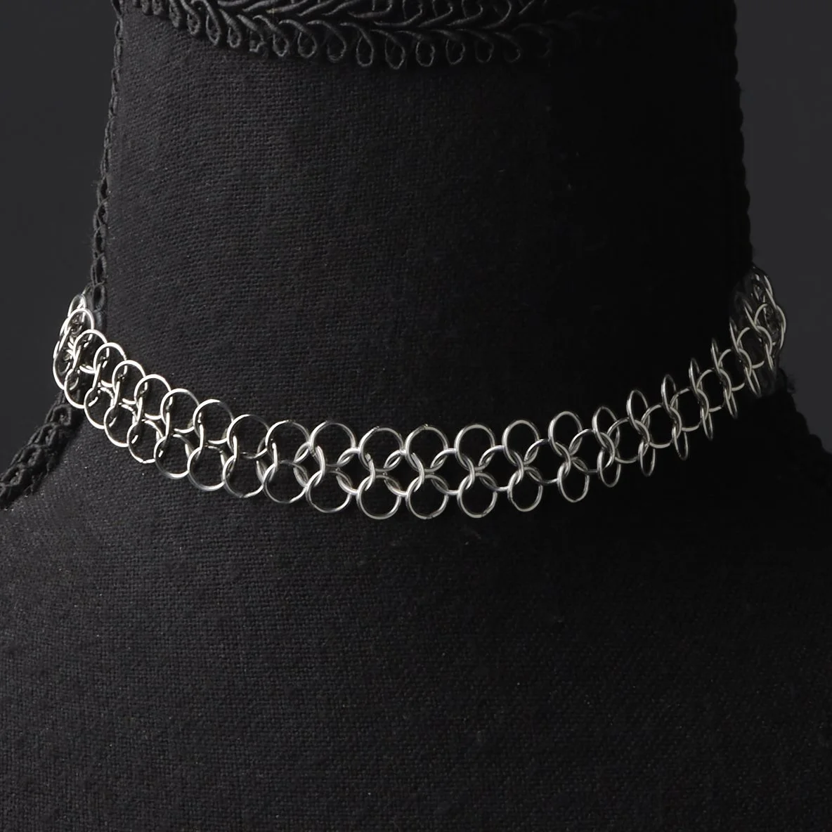 Chainmail Choker 6.jpg