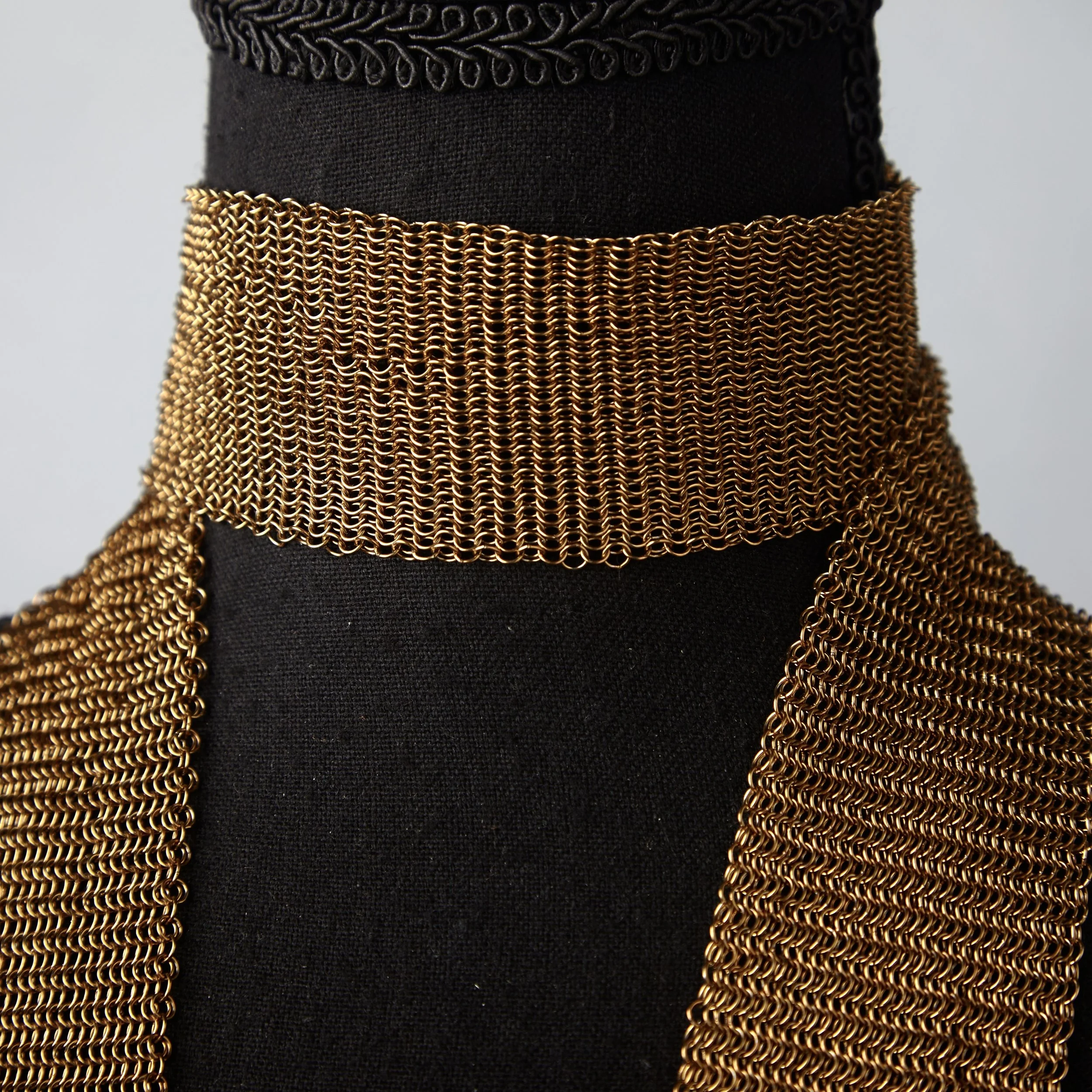 Elder Chainmail Scarf Gold .jpg