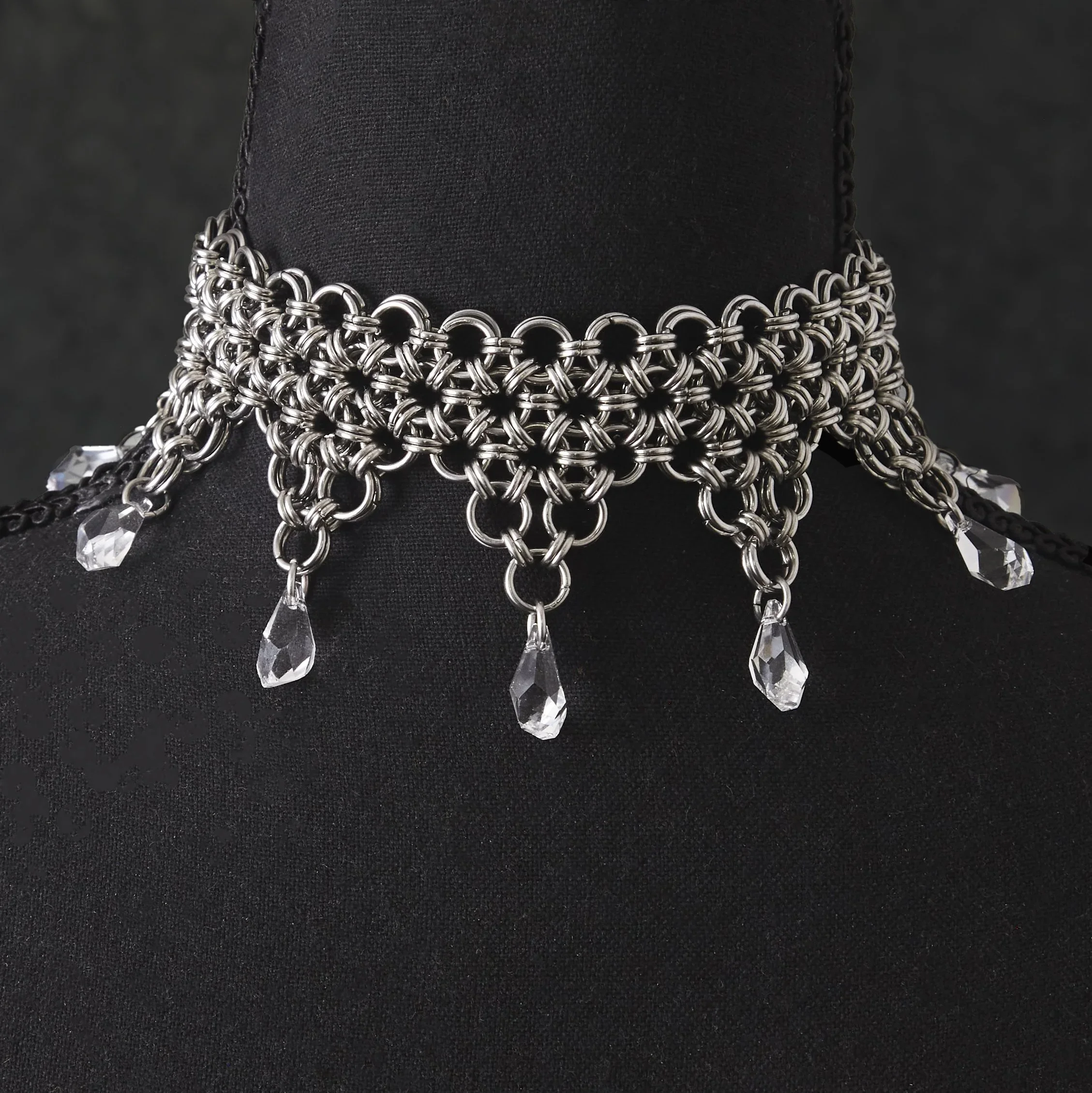 CLARITY JESTER CHOKER
