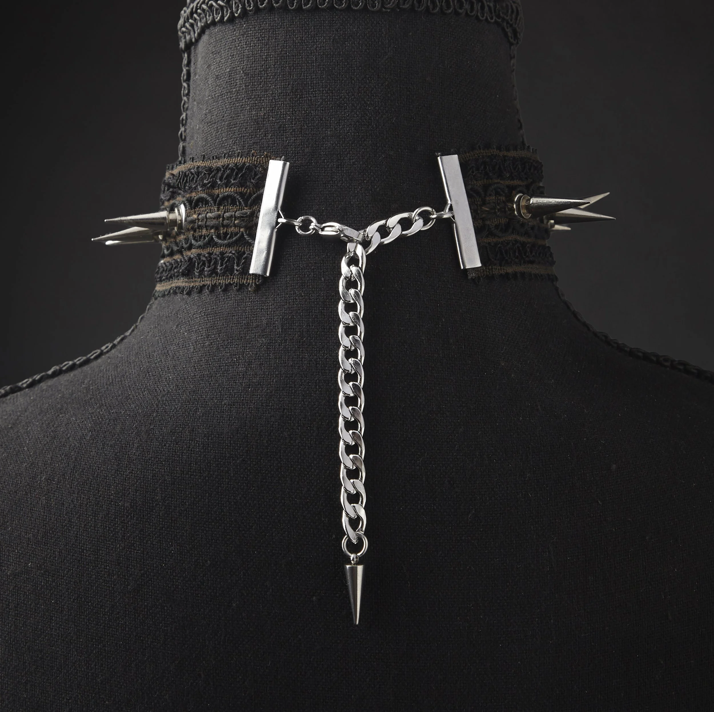 Mourning_Le_Spike_Choker_3.jpg