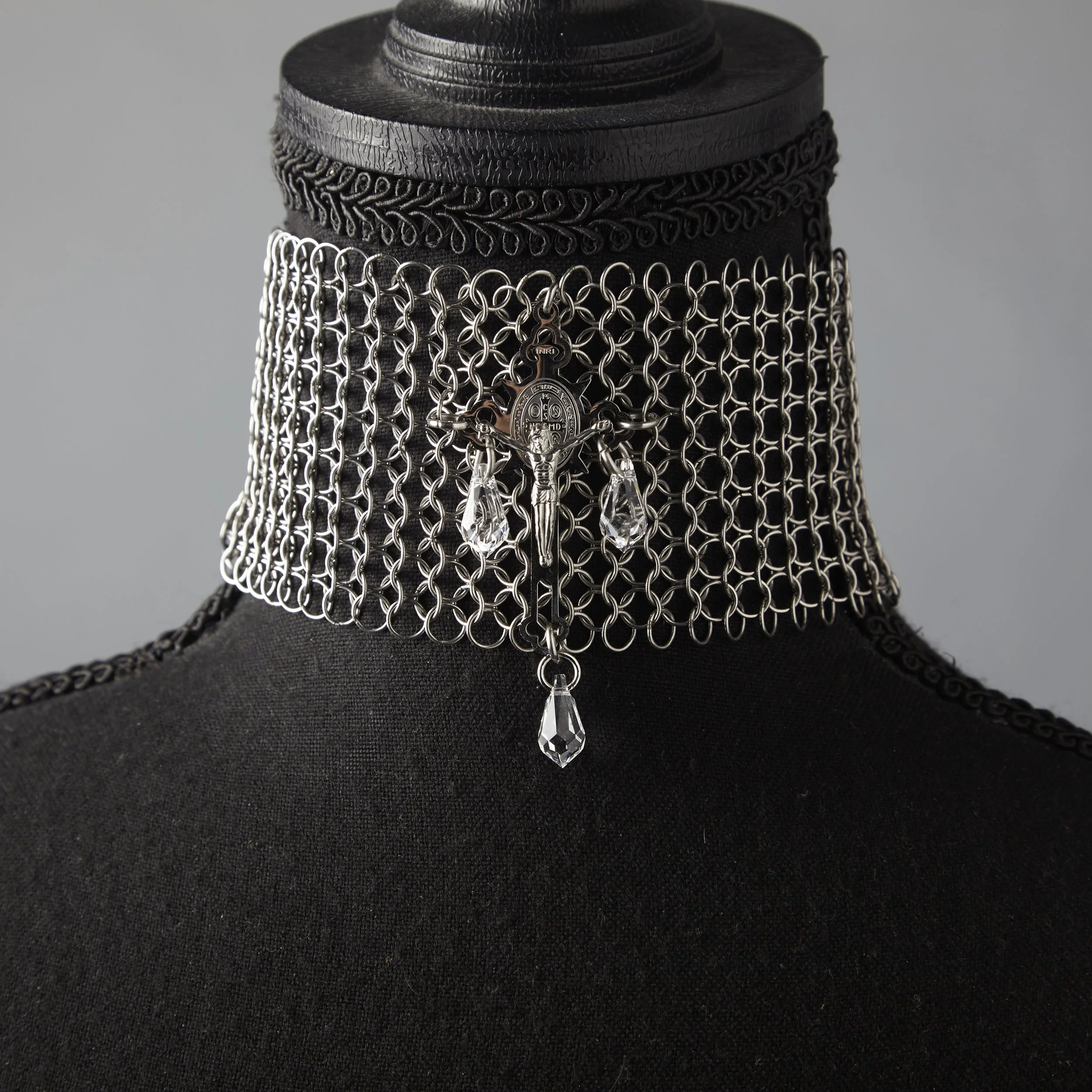 Holy Vampyre Crystal Close.jpg