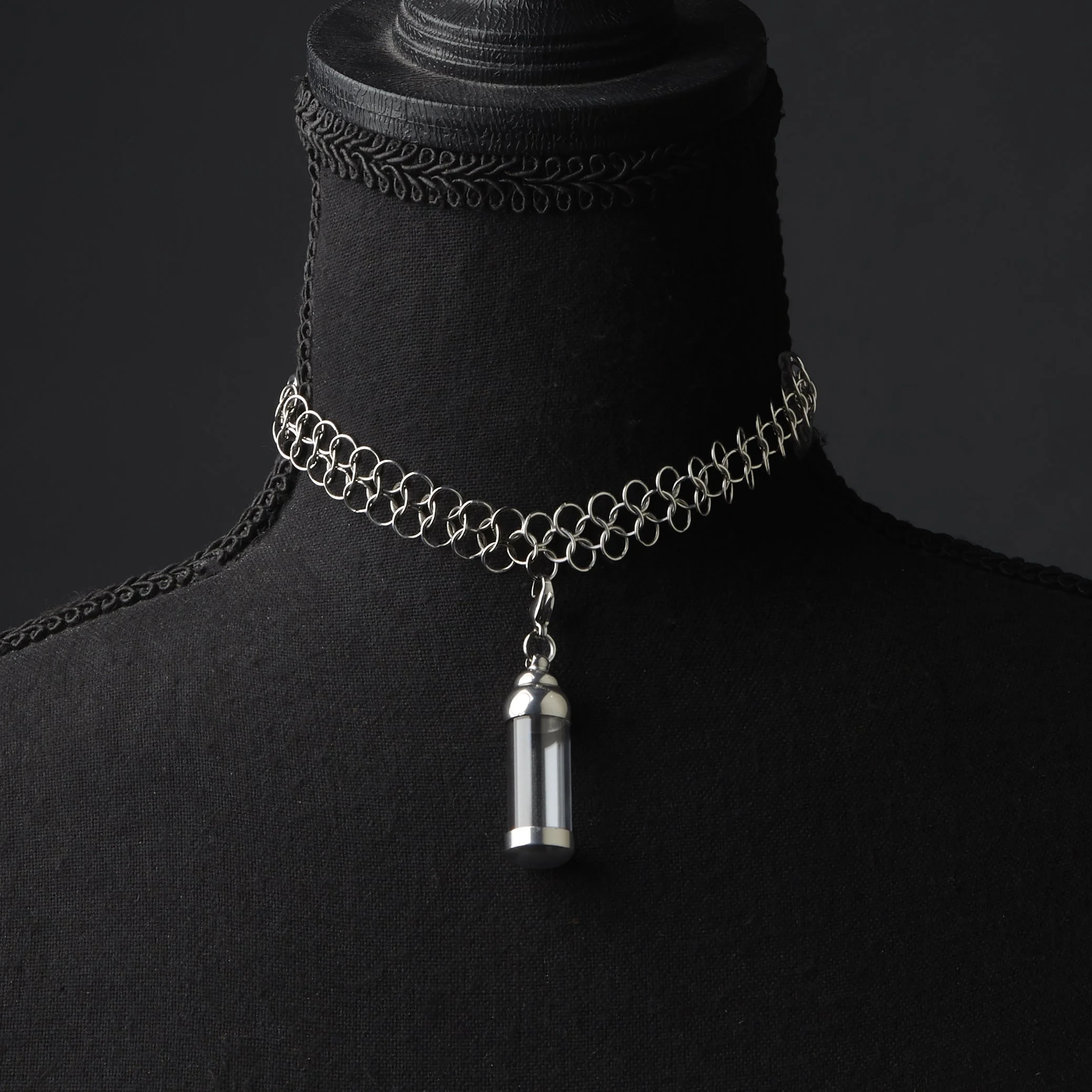 Chainmail Choker 2.jpg