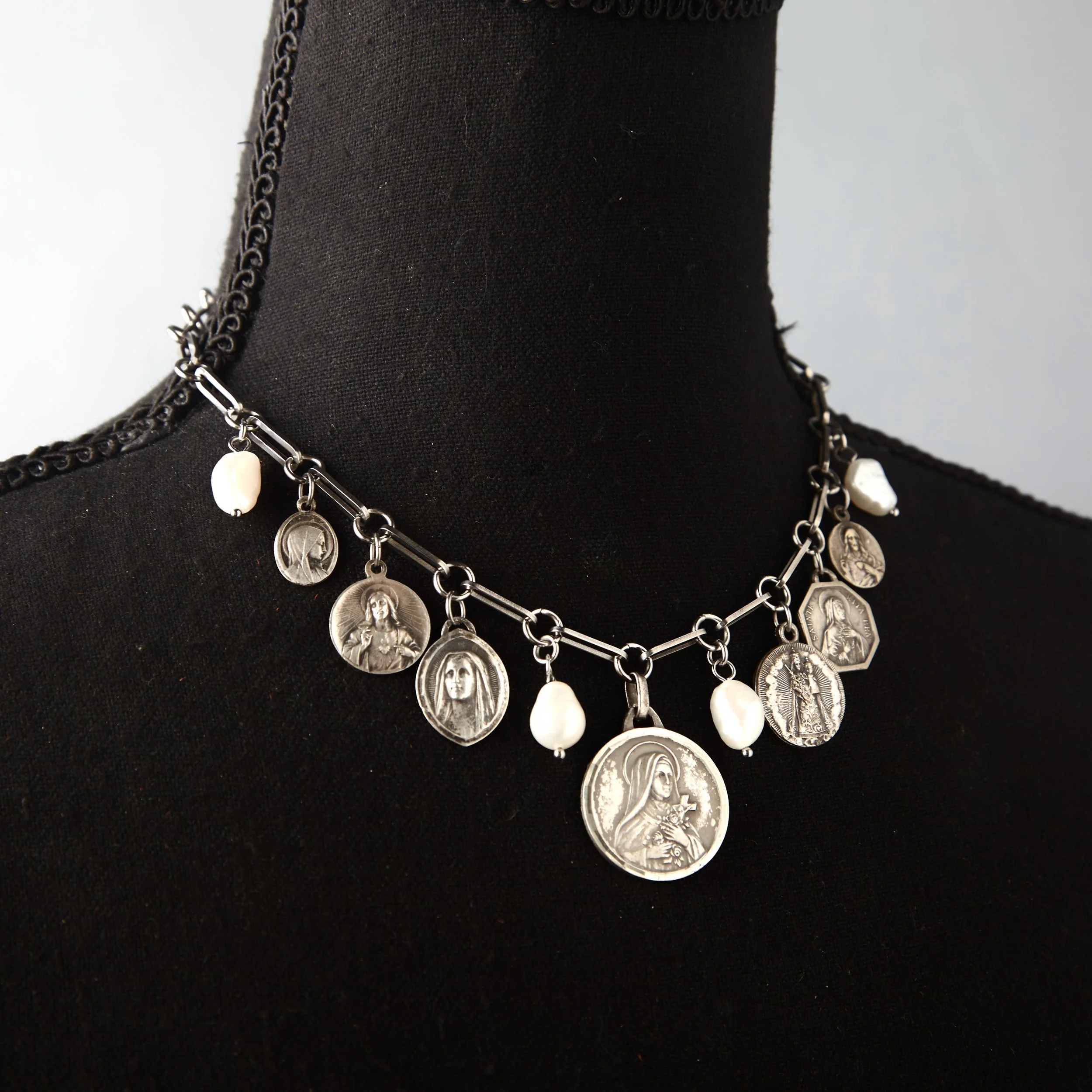 JUDGED NECKLACE 1/1