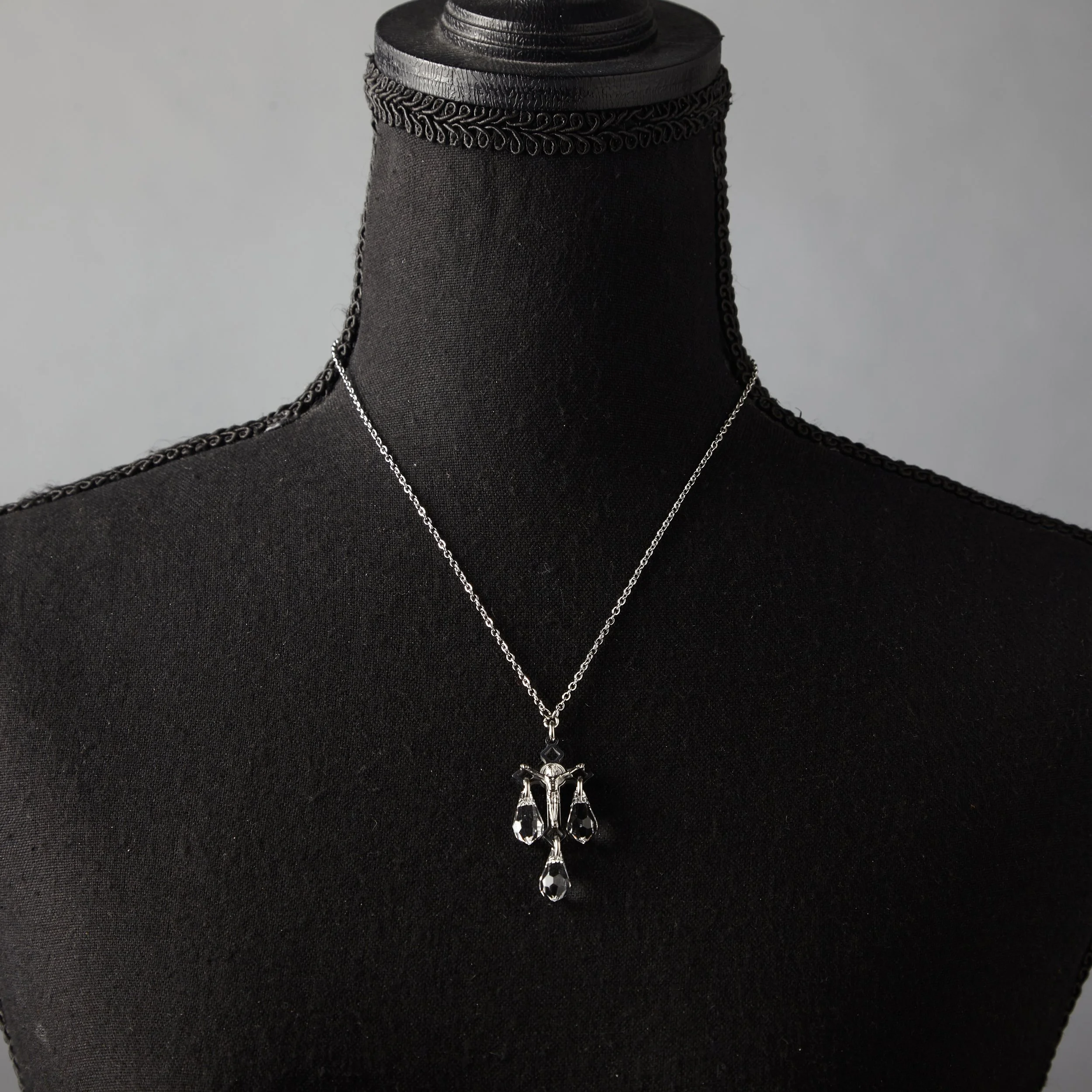 Eucharist Necklace Crsytal 3.jpg