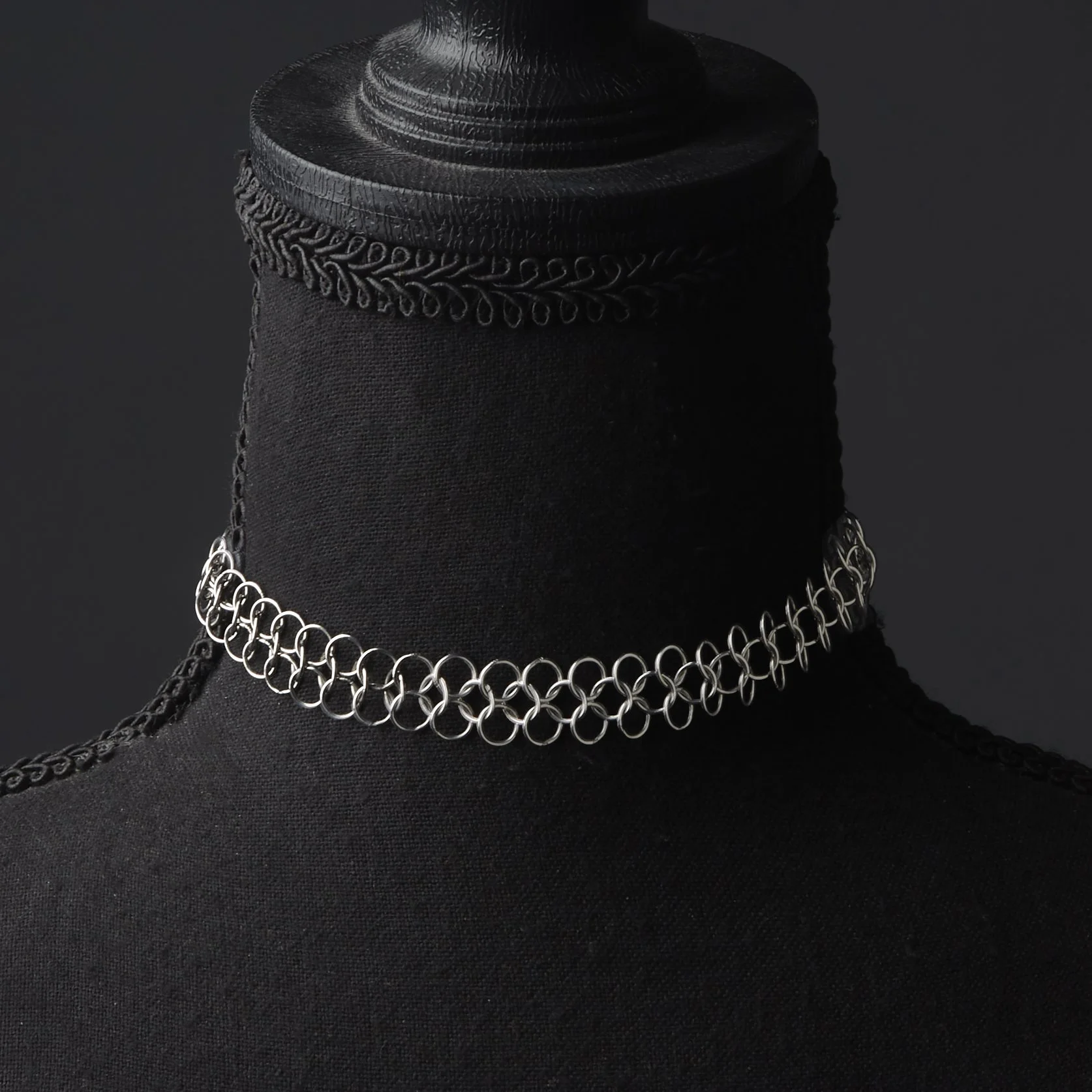 Chainmail Choker 5.jpg