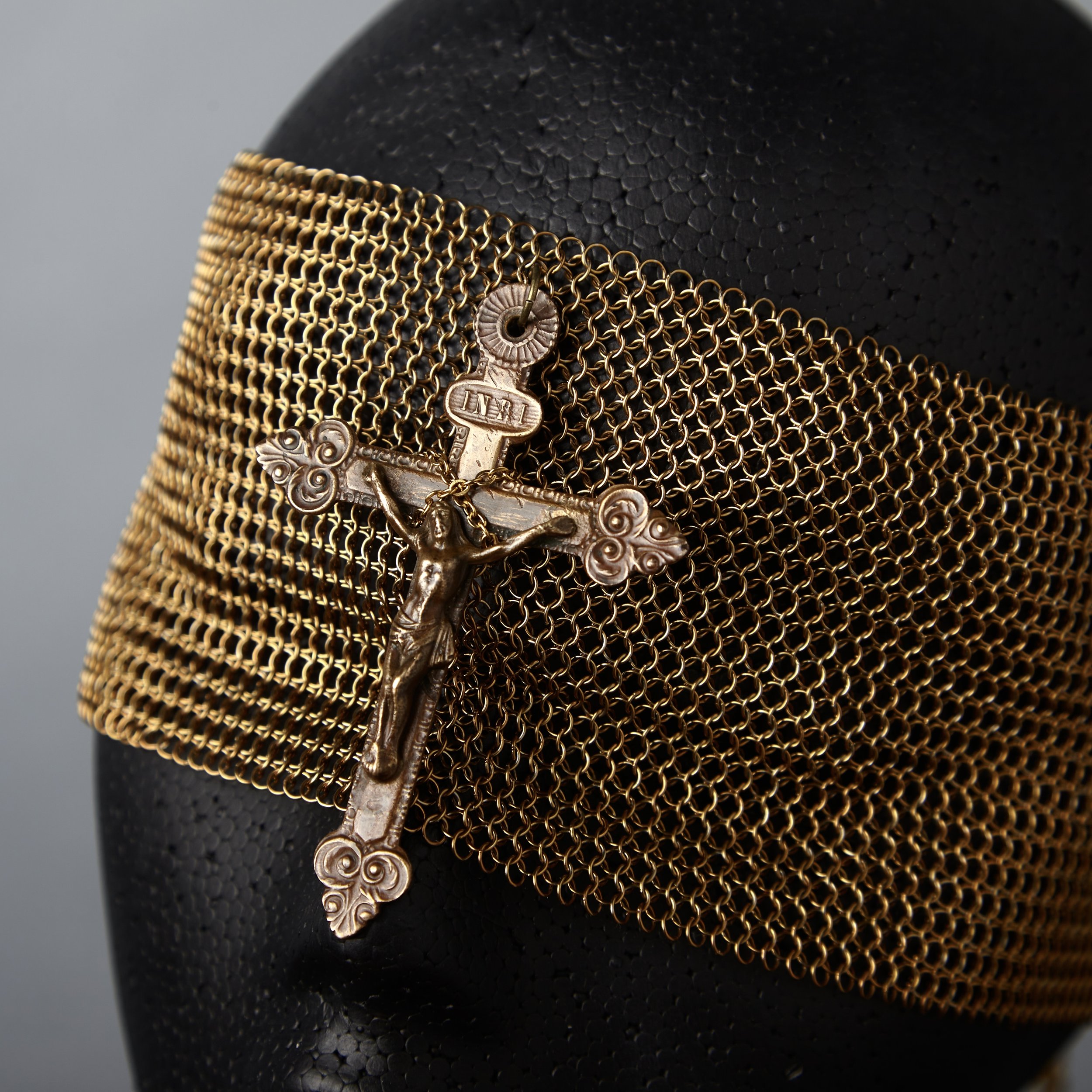 Elder Eye Veil Chainmail Gold.jpg