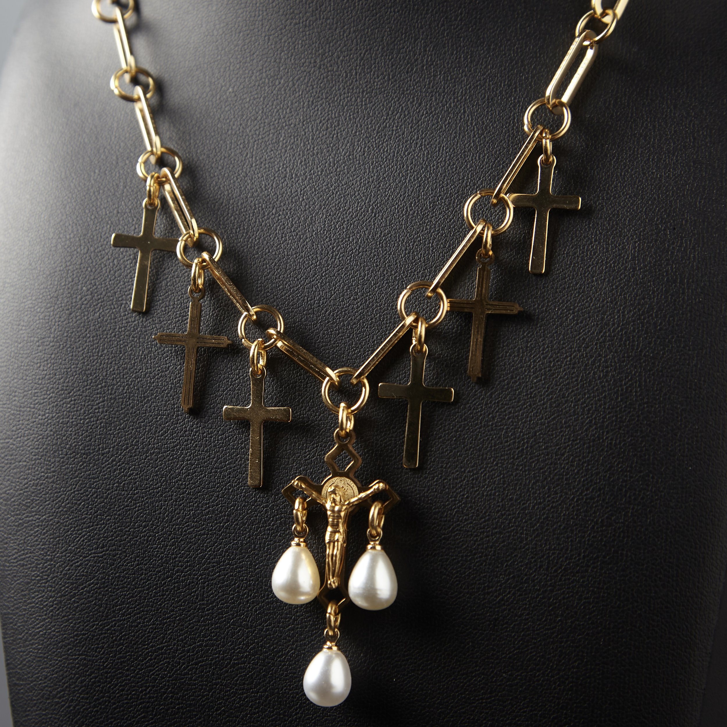 Eternal Necklace Gold.jpg