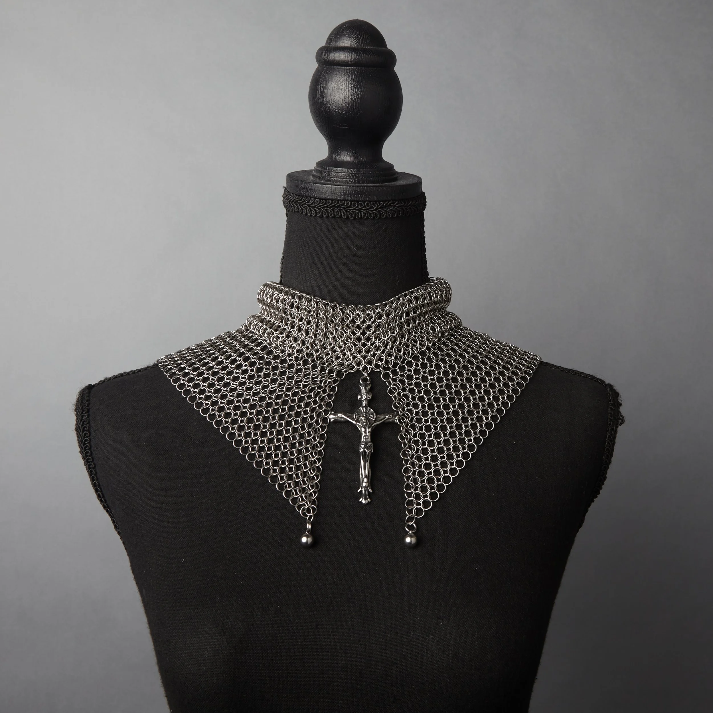 Holy Jester Chainmaille Collar.jpg