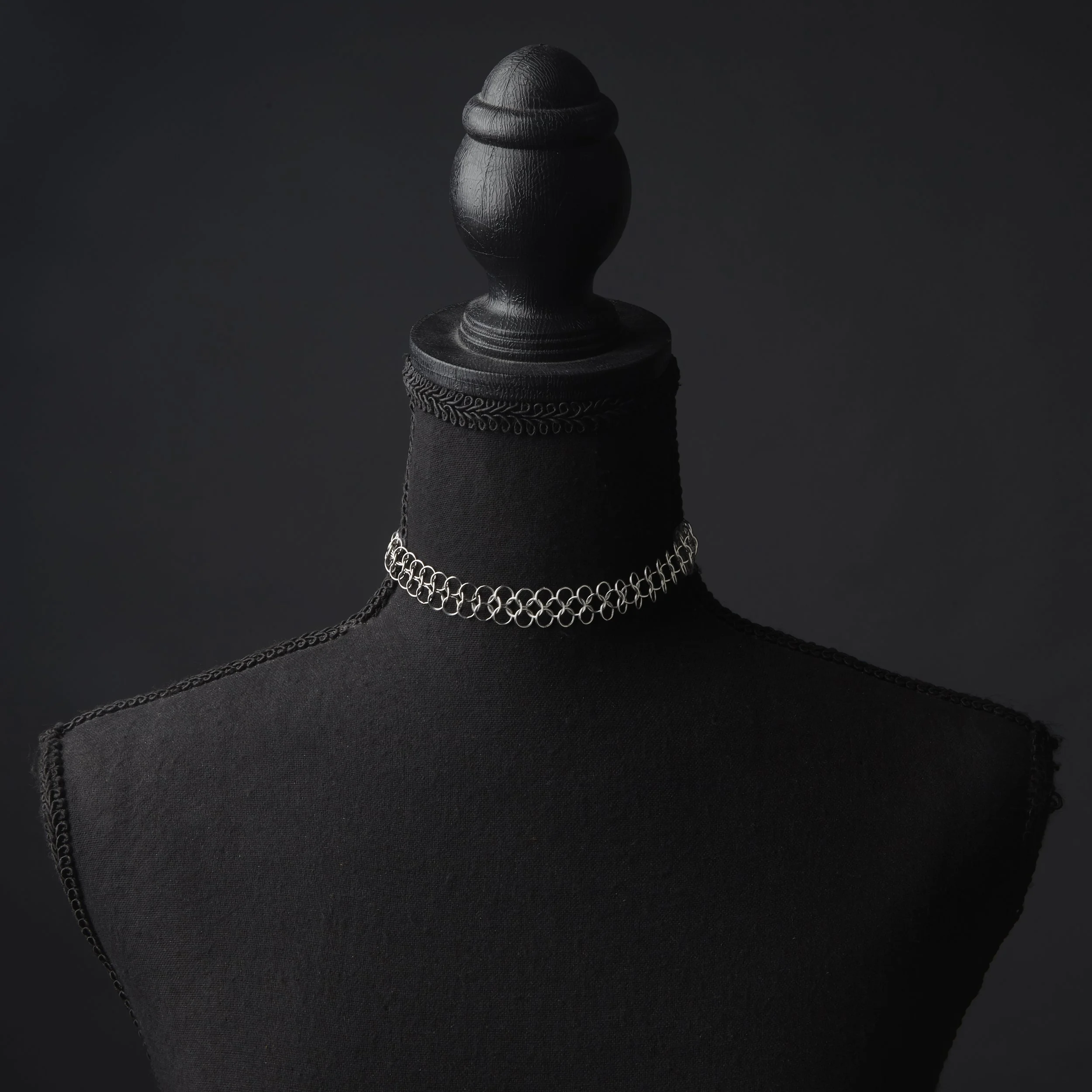 Chainmail Choker 4.jpg