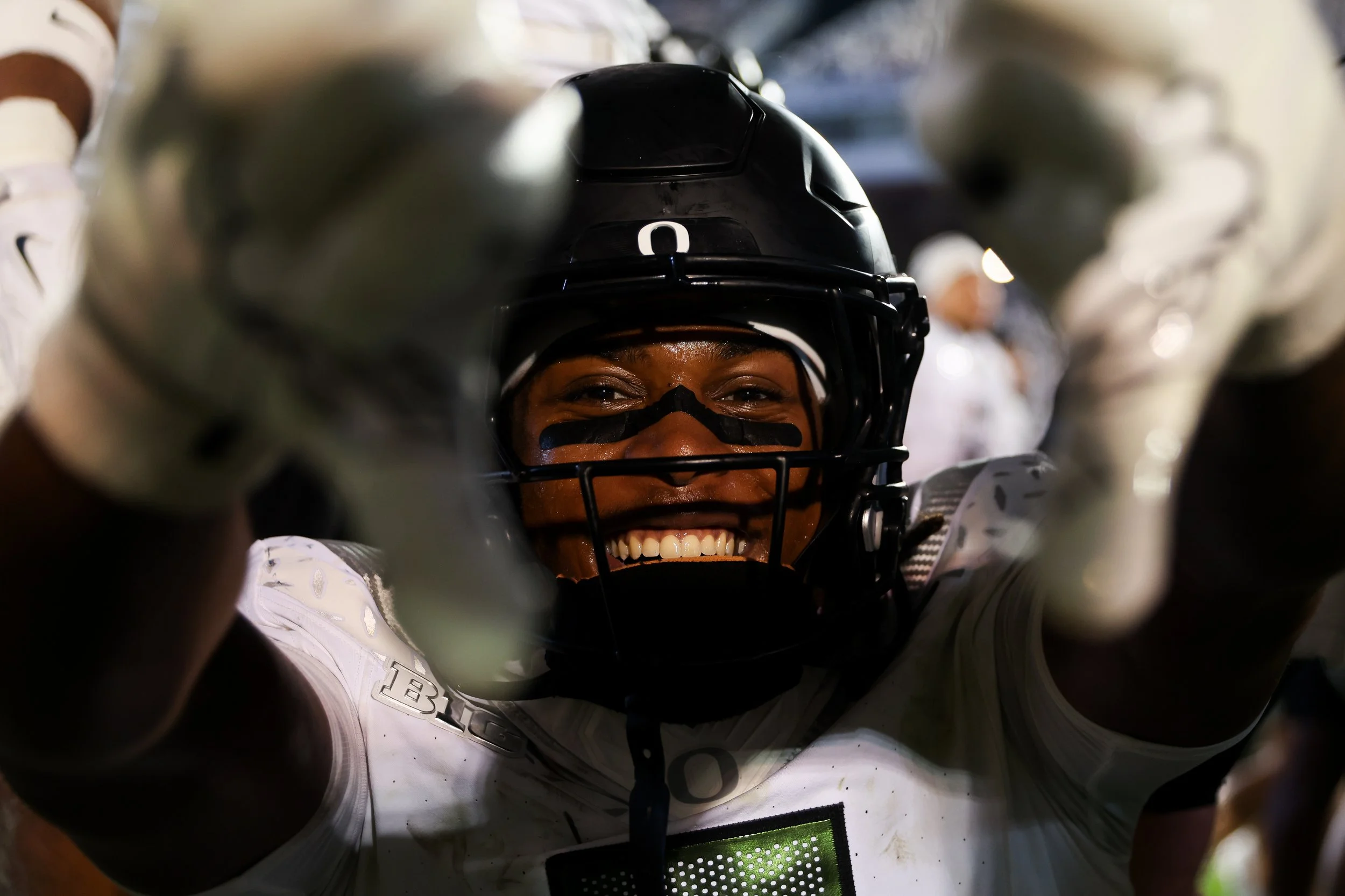  STATE COLLEGE, PENNSYLVANIA - SEPTEMBER 27: Jamari Johnson #9 of the Oregon Ducks celebrates after defeating the Penn State Nittany Lions at Beaver Stadium on September 27, 2025 in State College, Pennsylvania. The Oregon Ducks defeat the Penn State 