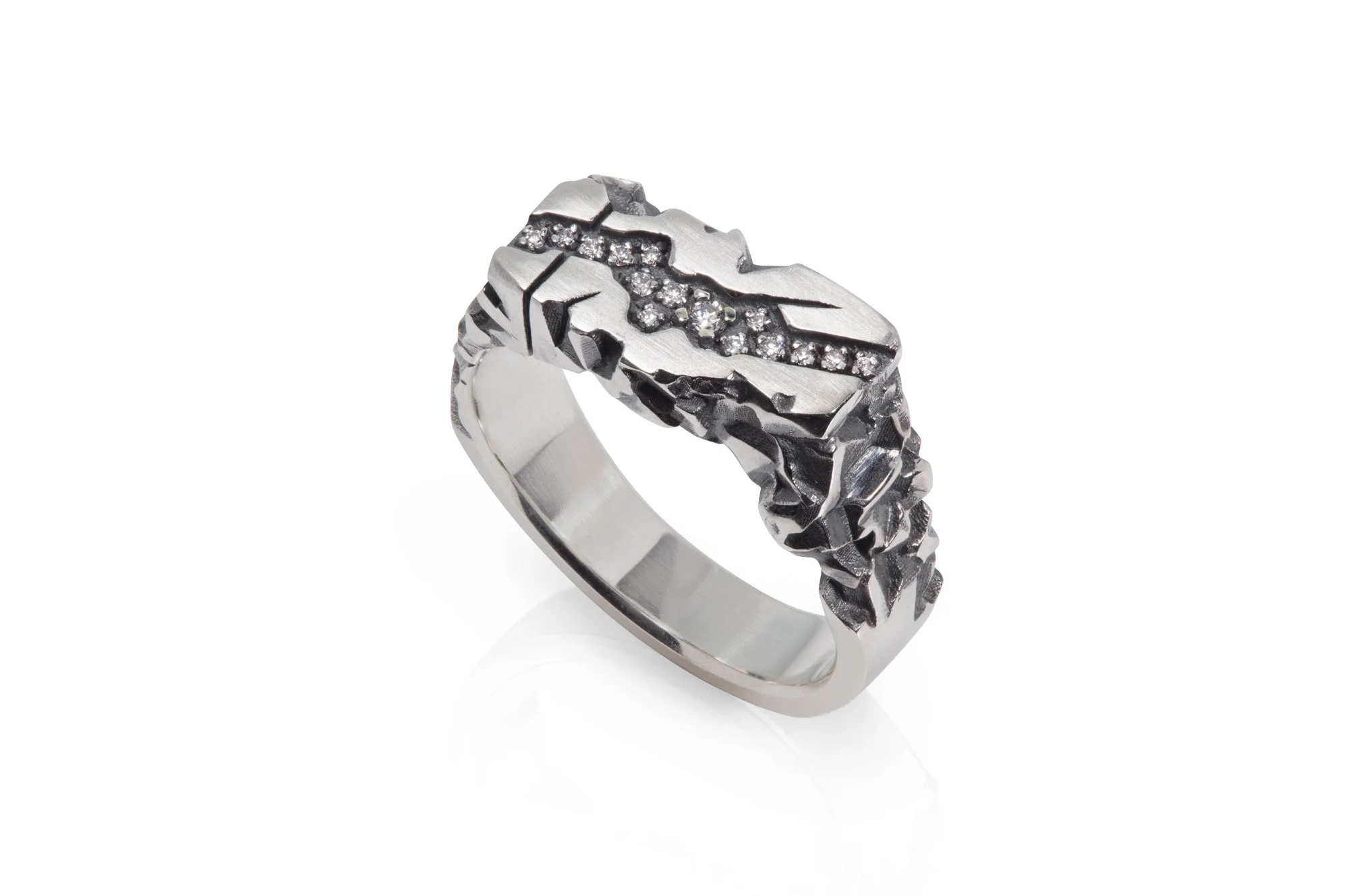 Earthquake_Silver_Diamond_Signet.jpg