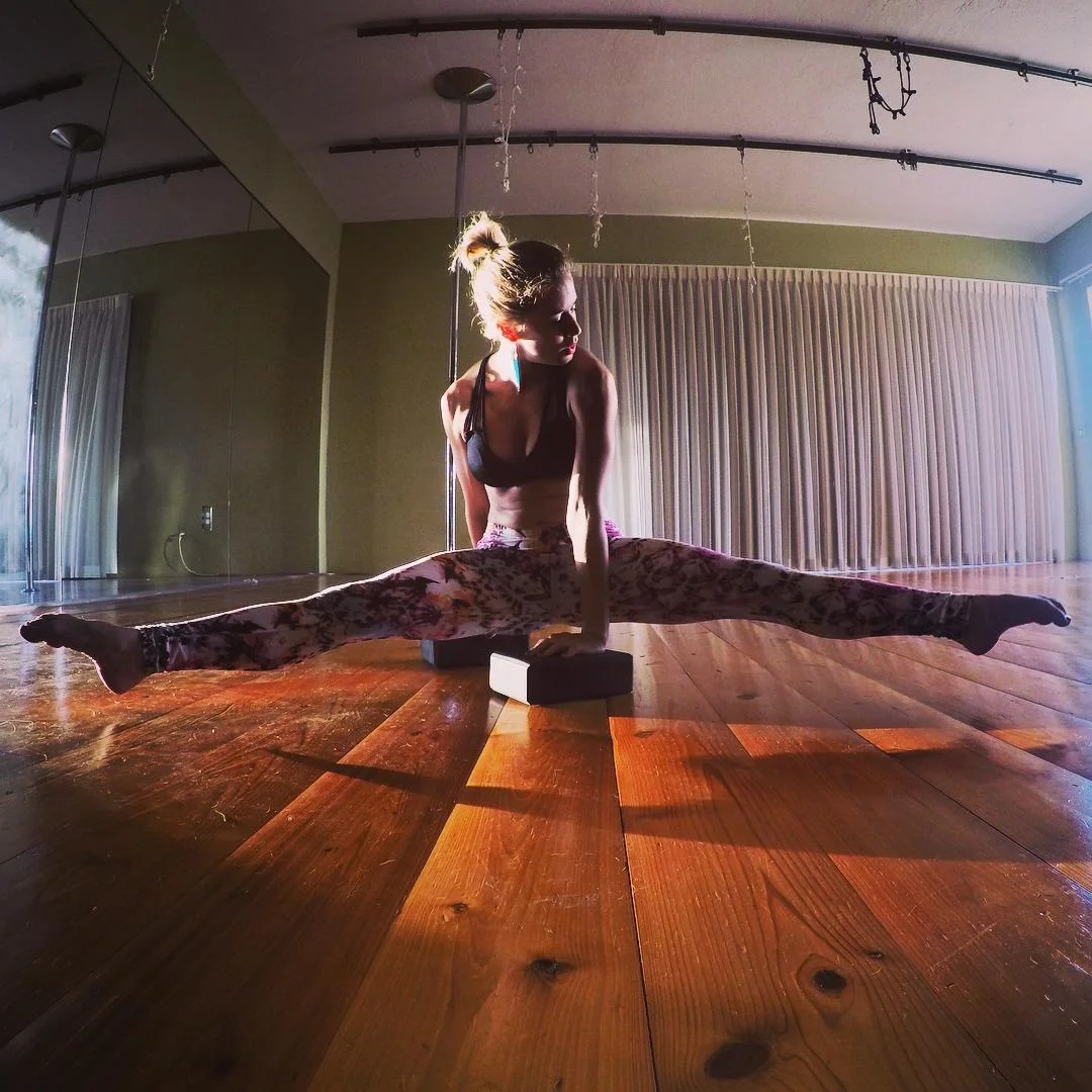 This is the image caption Title.