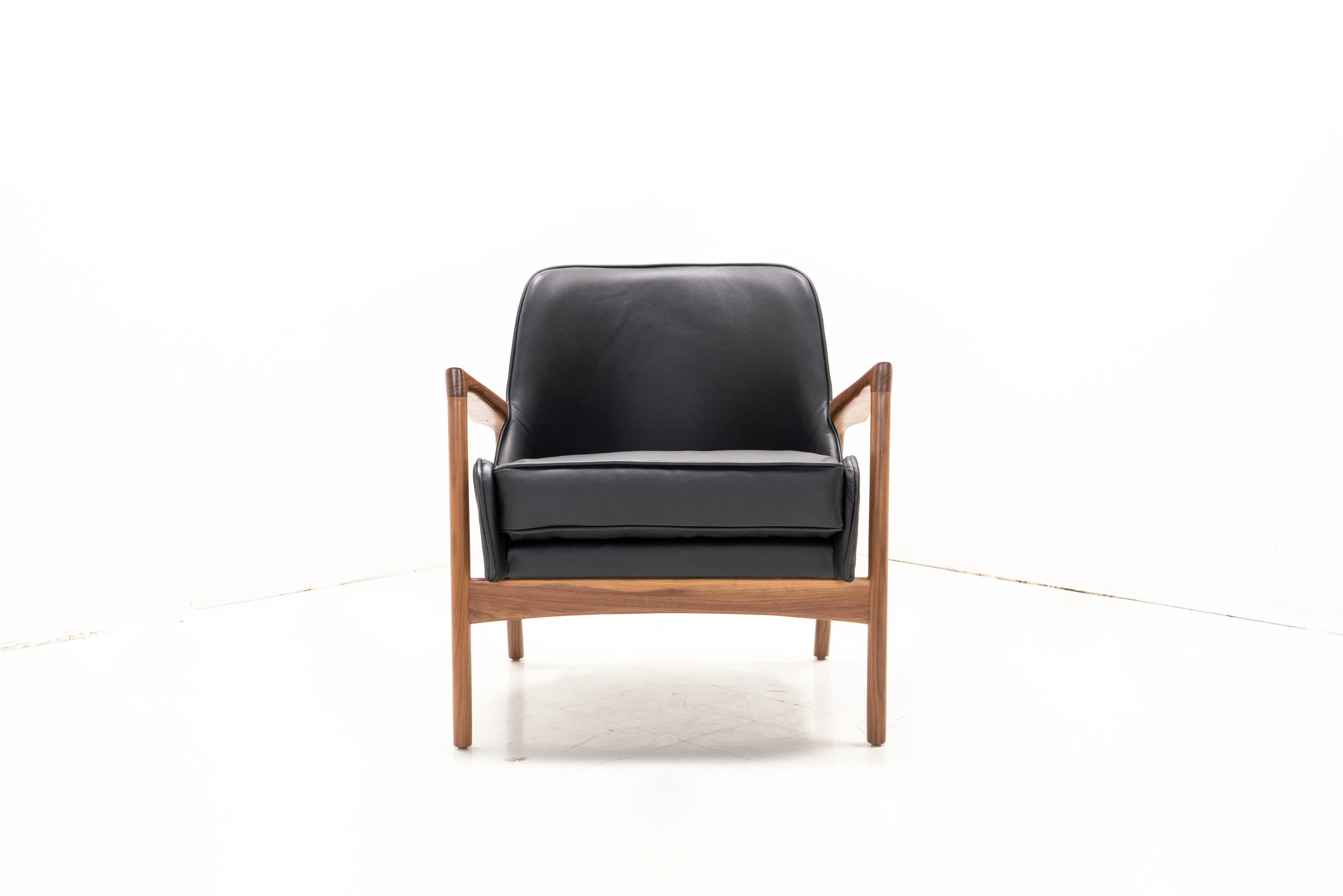 Larsen Bucket Chair