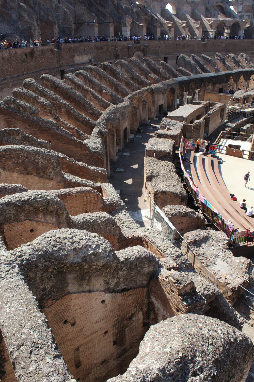  Explore the Roman amphitheater in Arles 