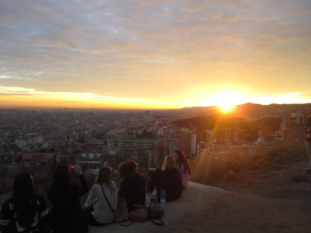  Watch the sunset overlooking Barcelona from the Bunkers of Carmel 