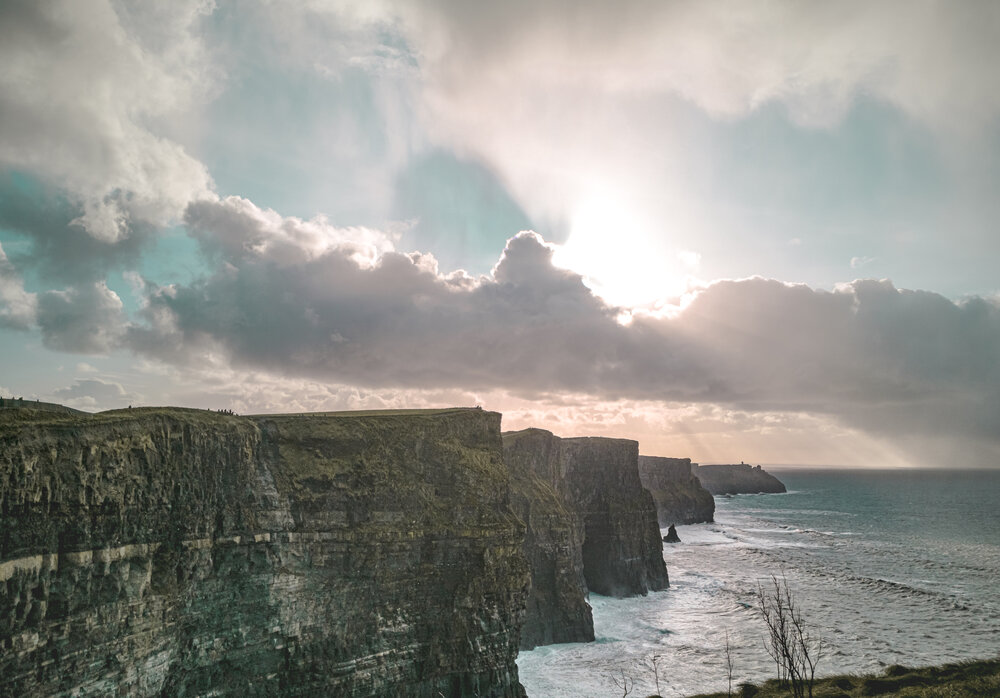 Explore the incredible Cliffs of Moher  