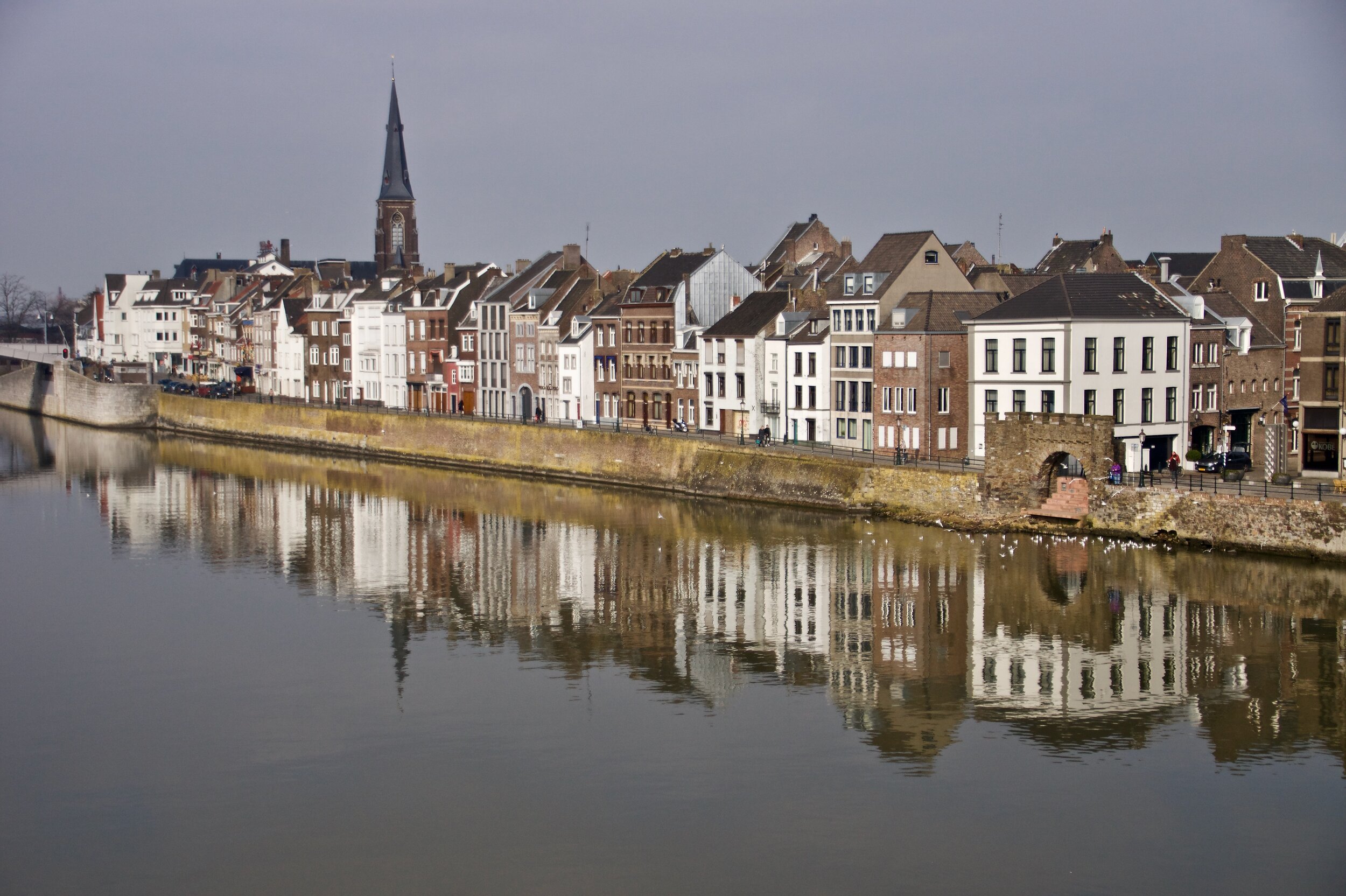  Take a boat cruise along the river for some beautiful city views and photo ops 