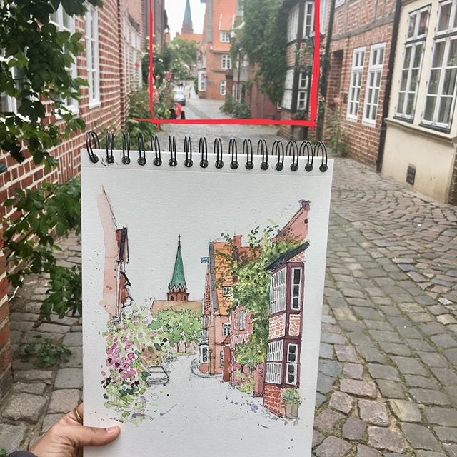 Urban sketching in Lüneburg- such a pretty little town in Lower Saxony region. The weather should have been better though, cold and cloudy on a summer day. There are many great motifs to sketch here, and might probably take multiple visits #urb