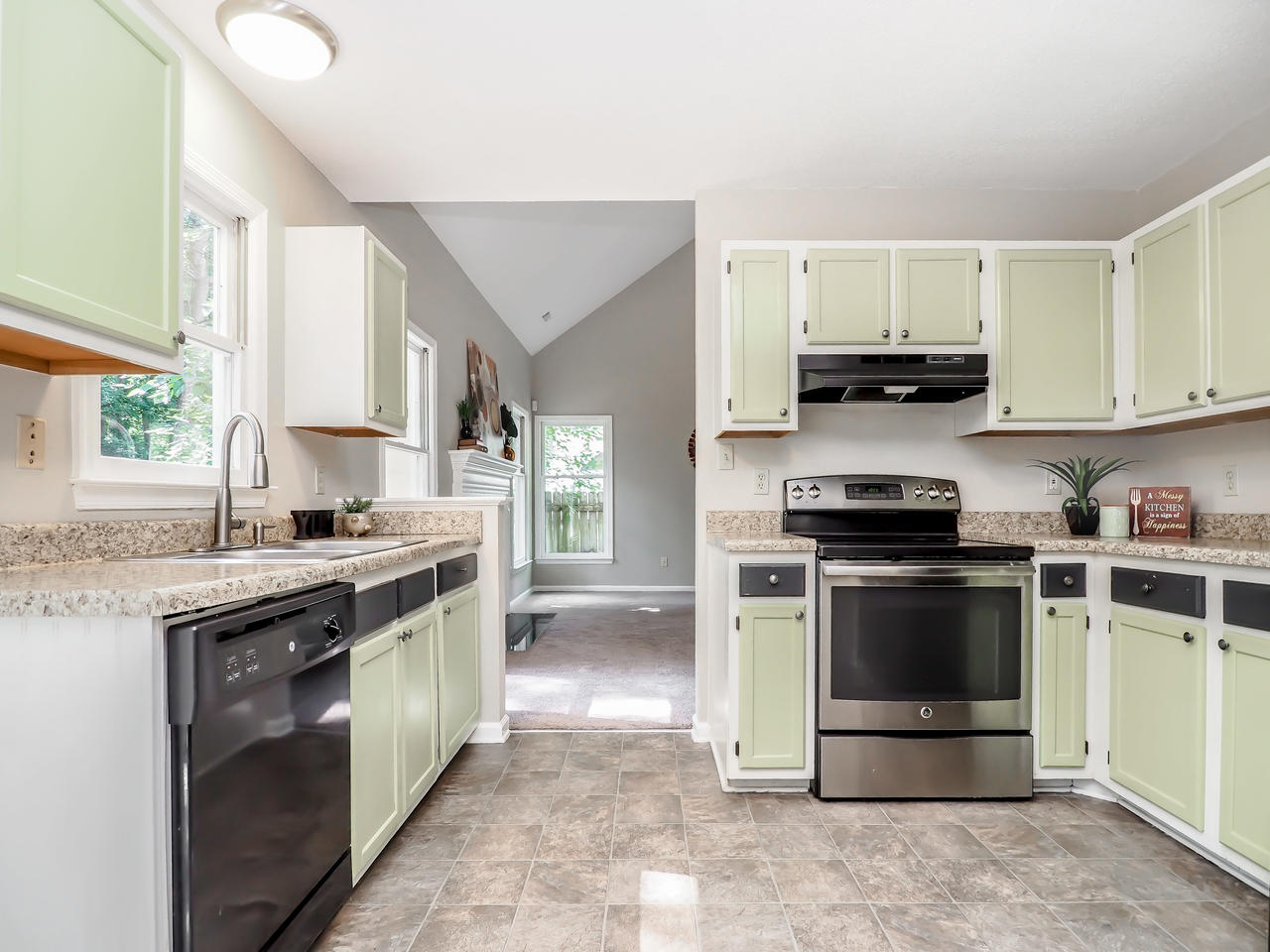 5301 Northpines Dr Raleigh NC-020-29-Northpines Dr20-MLS_Size.jpg