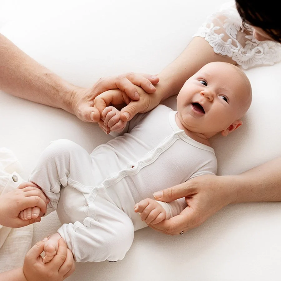 older-newborn-dad-portrait-white-victoria-05.jpg