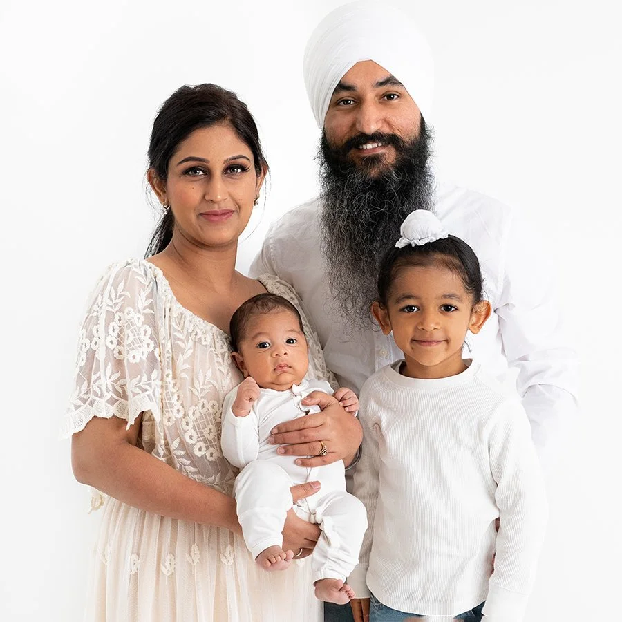 older-newborn-family-portrait-white-victoria-05.jpg