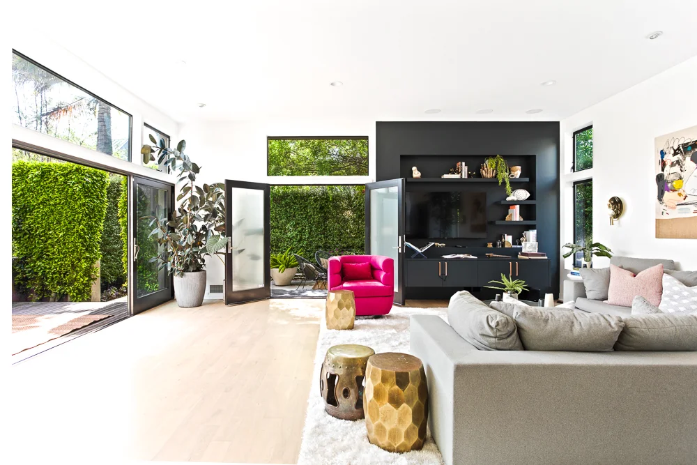2420 Wilson Ave MLS - virtuallyherestudios.com-6.jpg