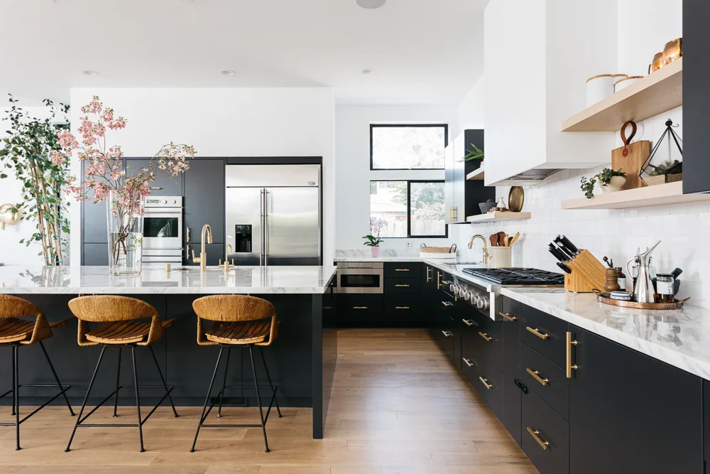 2420 Wilson Ave MLS - virtuallyherestudios.com-8.jpg