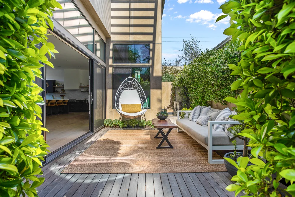 2420 Wilson Ave MLS - virtuallyherestudios.com-20.jpg