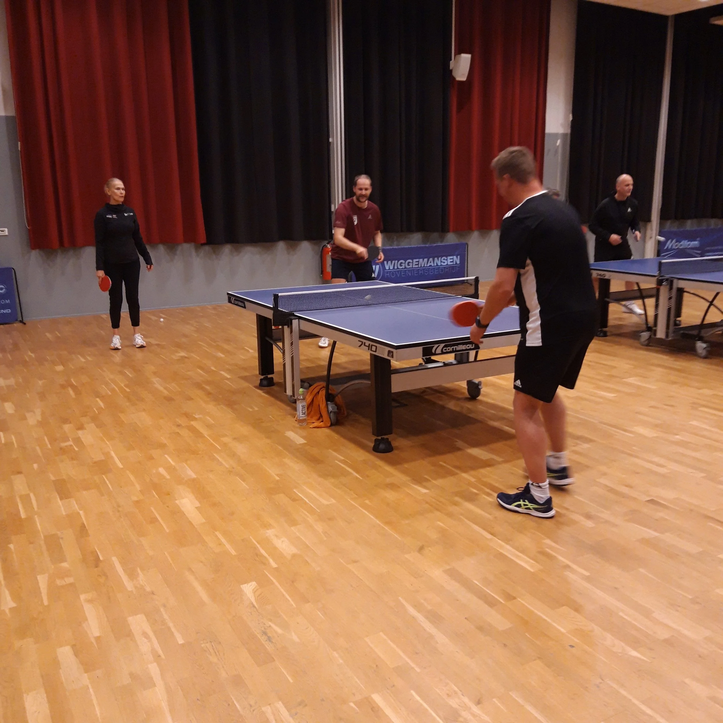backhand/backhand