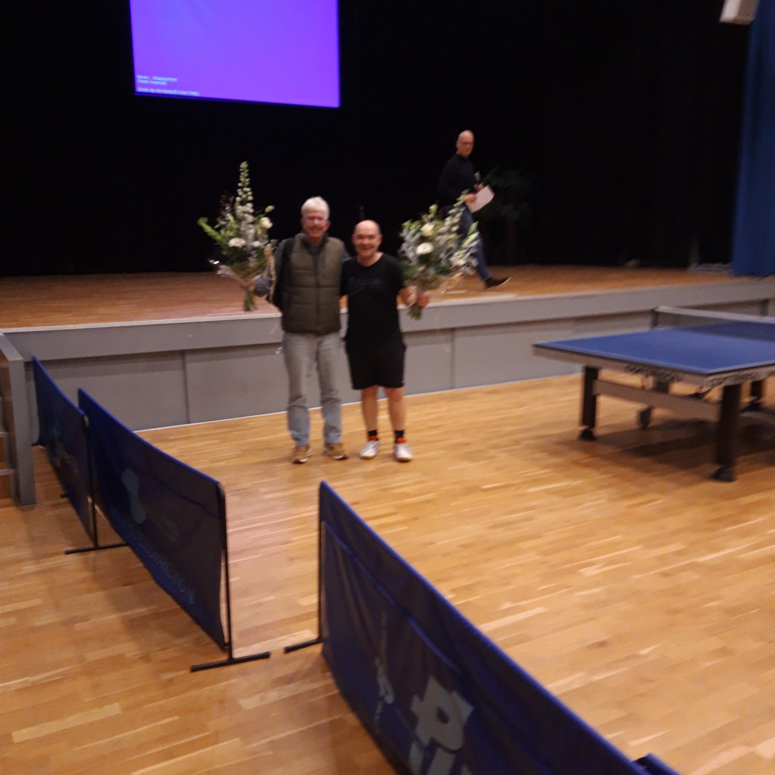 bloemen voor de jubileumcie, Erik en Nico
