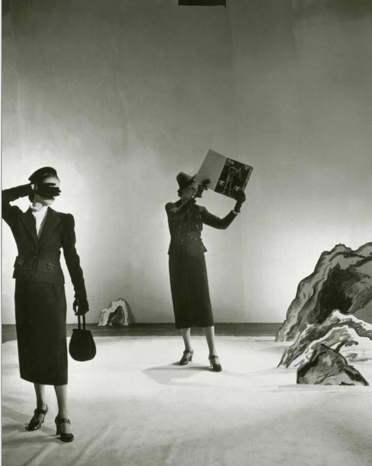 Models wearing Elsa Schiaparelli suits for Vogue. September, 1936 📸 by Cecil Beaton