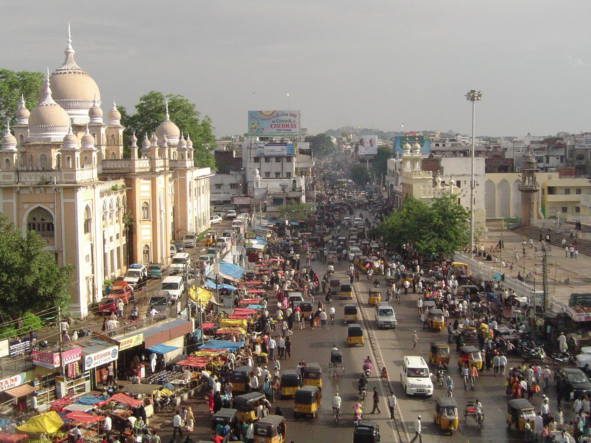Hyderabad_from_Char_Minar.jpeg
