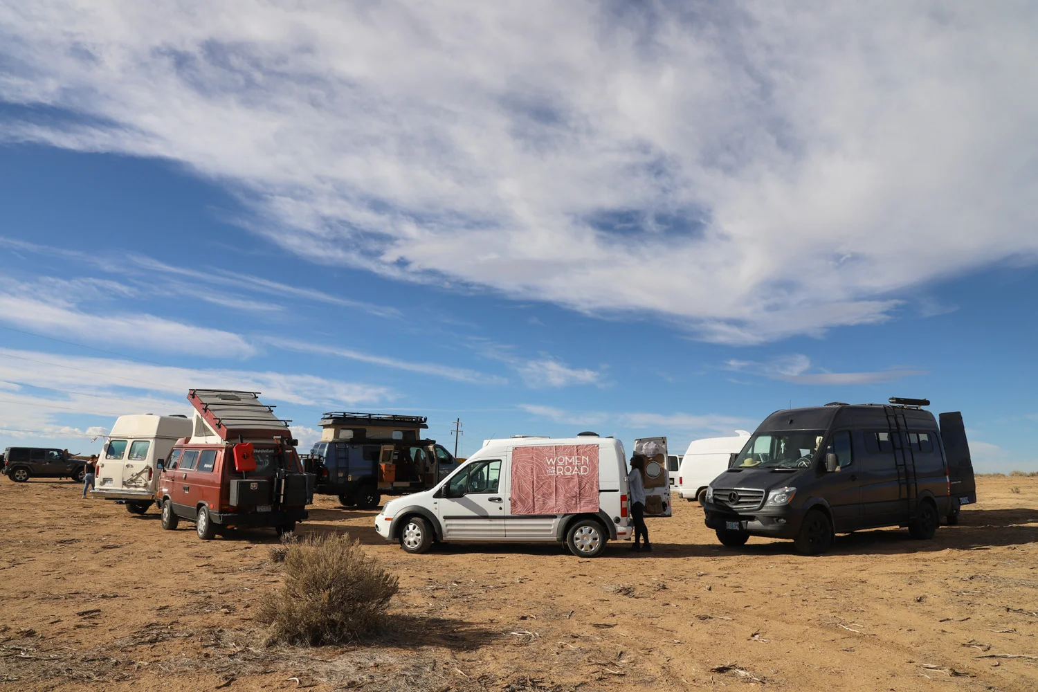 Some of the many vans that gathered in Taos — photo by Hailey Hirst