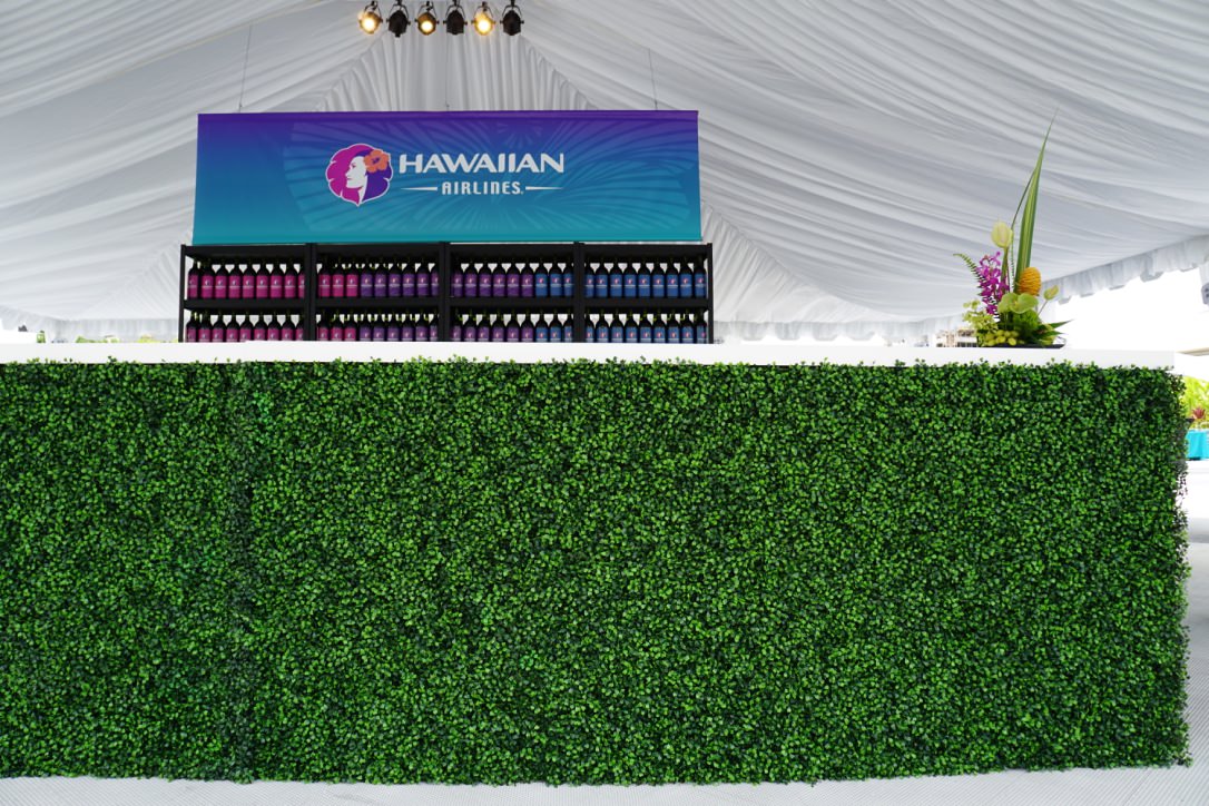 2 Boxwood Bar sections shown.