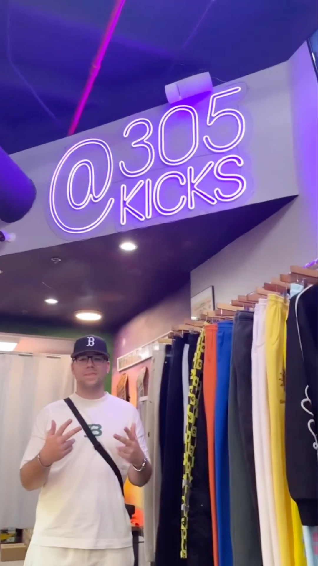 305 KICKS X QUEVEDO