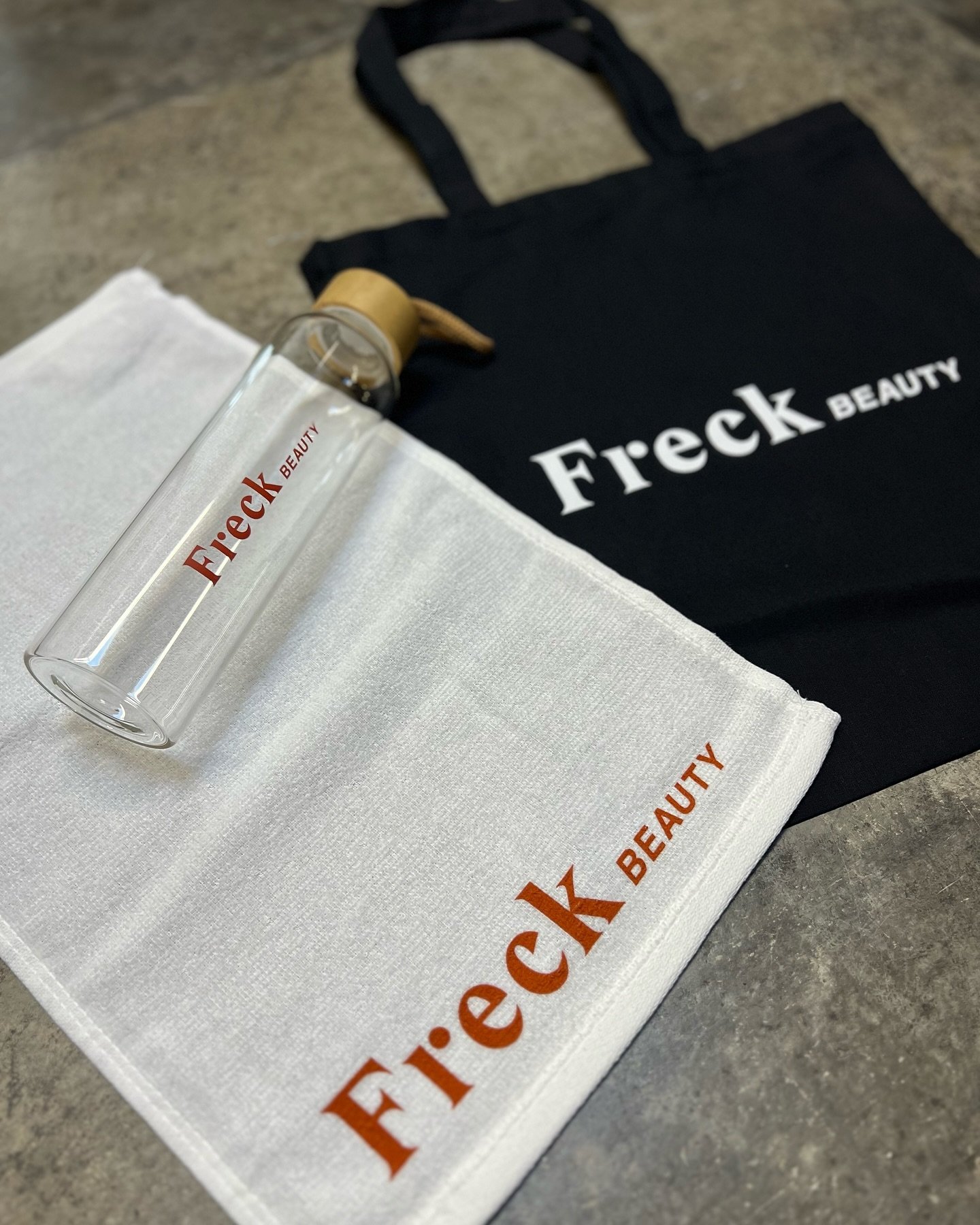 Bottles, Bags, &amp; Towels for @freck ✨

If you have a team, event, brand, or business and need custom shirts, hoodies, jerseys, hats, tote bags, patches, etc., contact us today for a free quote! 

info@agprintcompany.com 📧
323-744-9622 📞📞

#scre