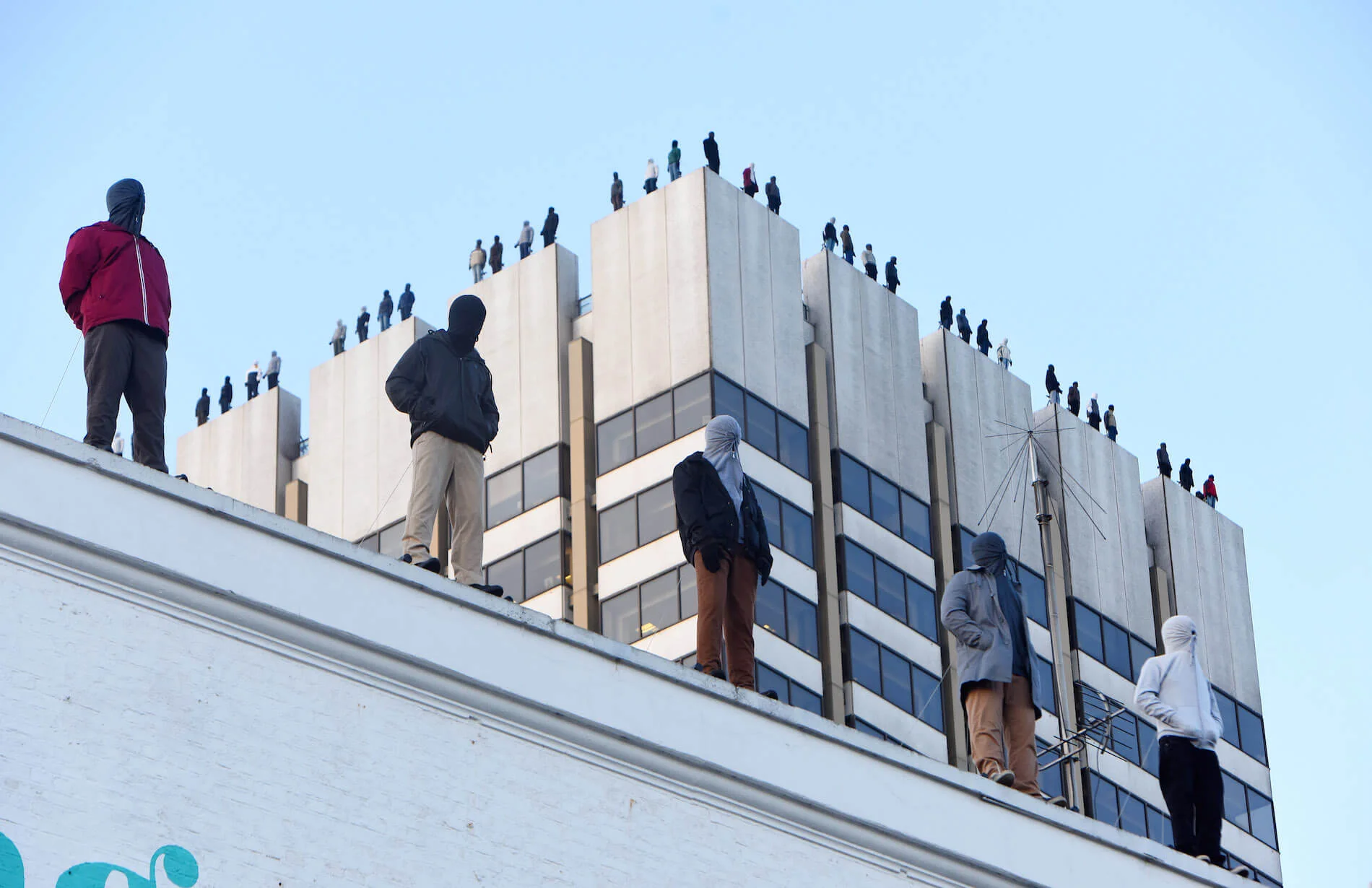 Mark-Jenkins-suicide-awareness-calm-london-rooftops-84-sculptures-9.jpg