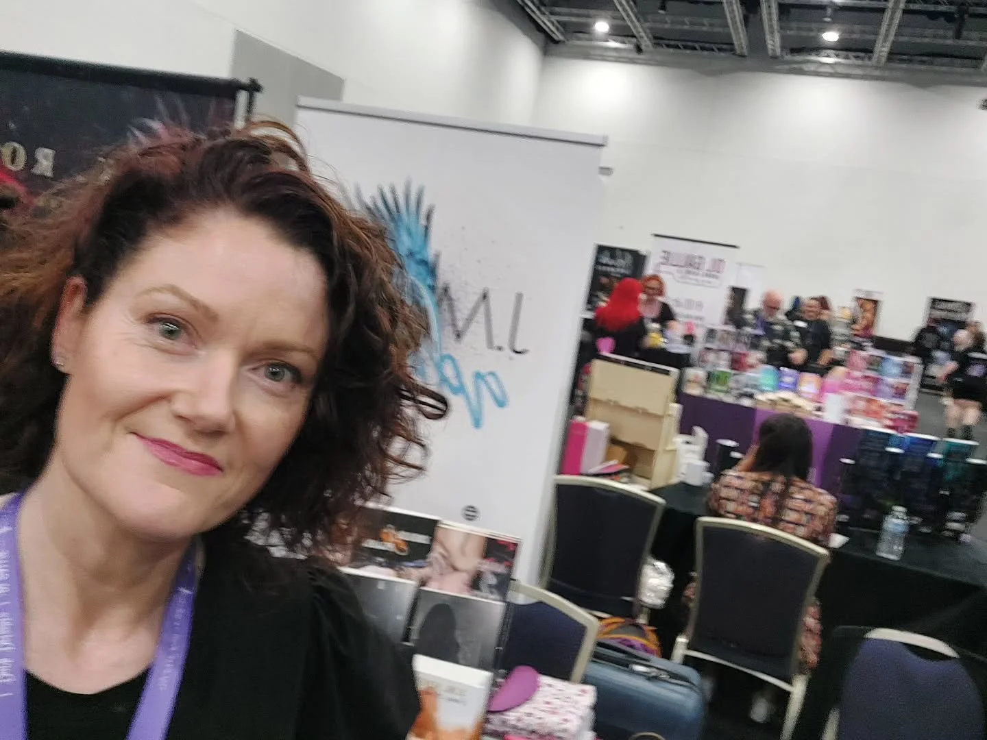 I'm still rubbish at taking selfies, but I'm here @darkdelights.bookevent 
It's gonna be a good day! #bookgasm #DD25 #readingaddiction #authorlife