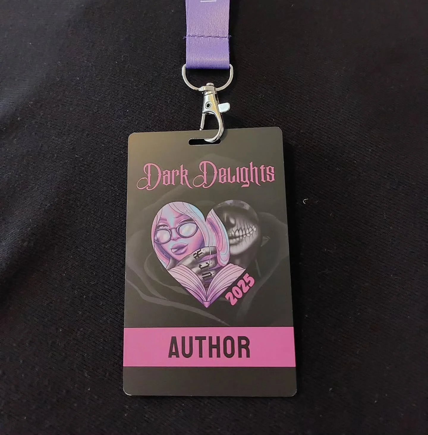 I just wanted to say a huge thank you to Kirsten Fritz and the @darkdelights.bookevent team for putting together a brilliant event! It was so well organised, the vibes were vibing, and the volunteers and crowd were wonderful! 
Thank you to everyone w
