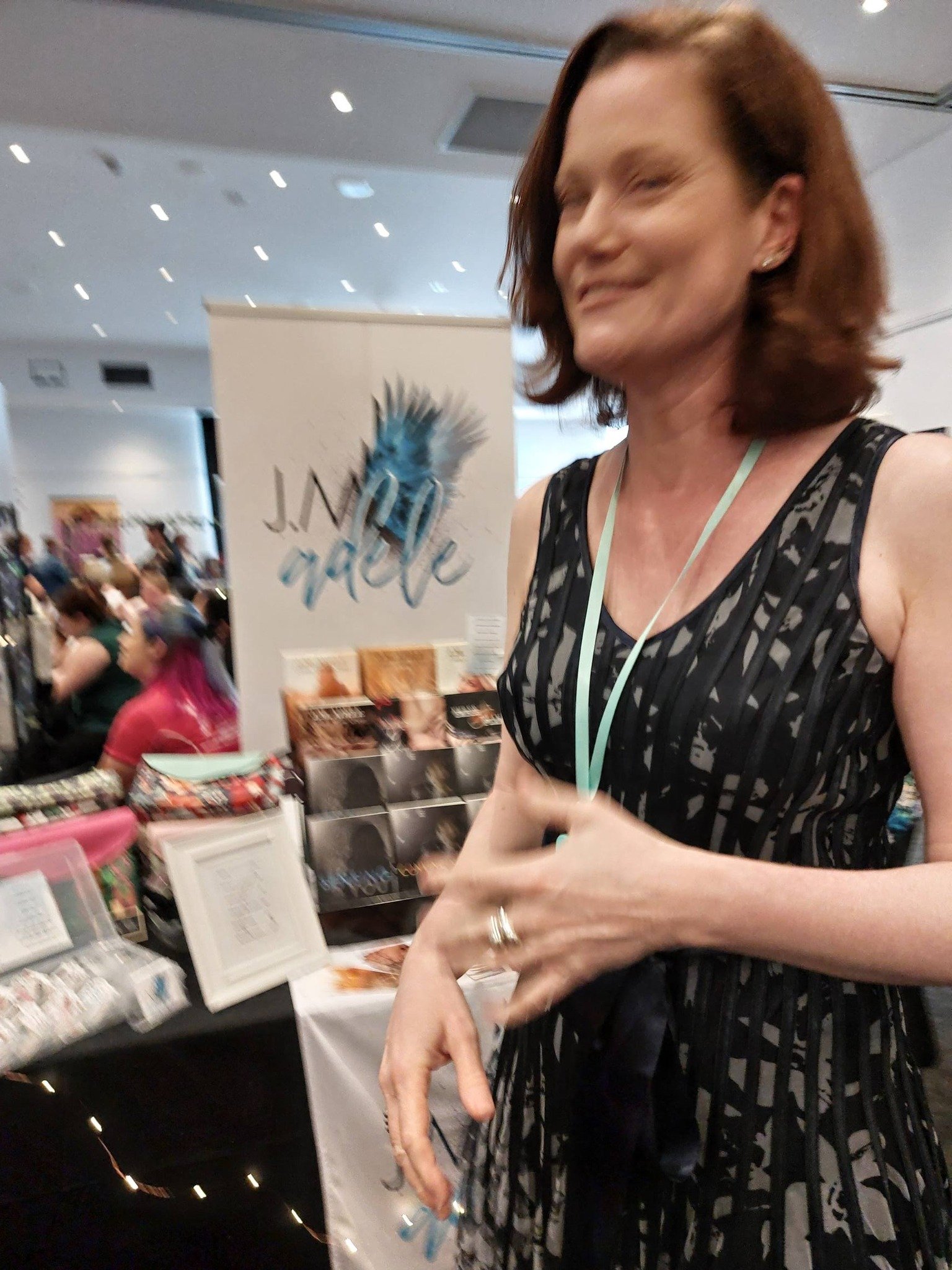 When they tell you to pose for a photo but you have no idea how to do that solo. 😂😳